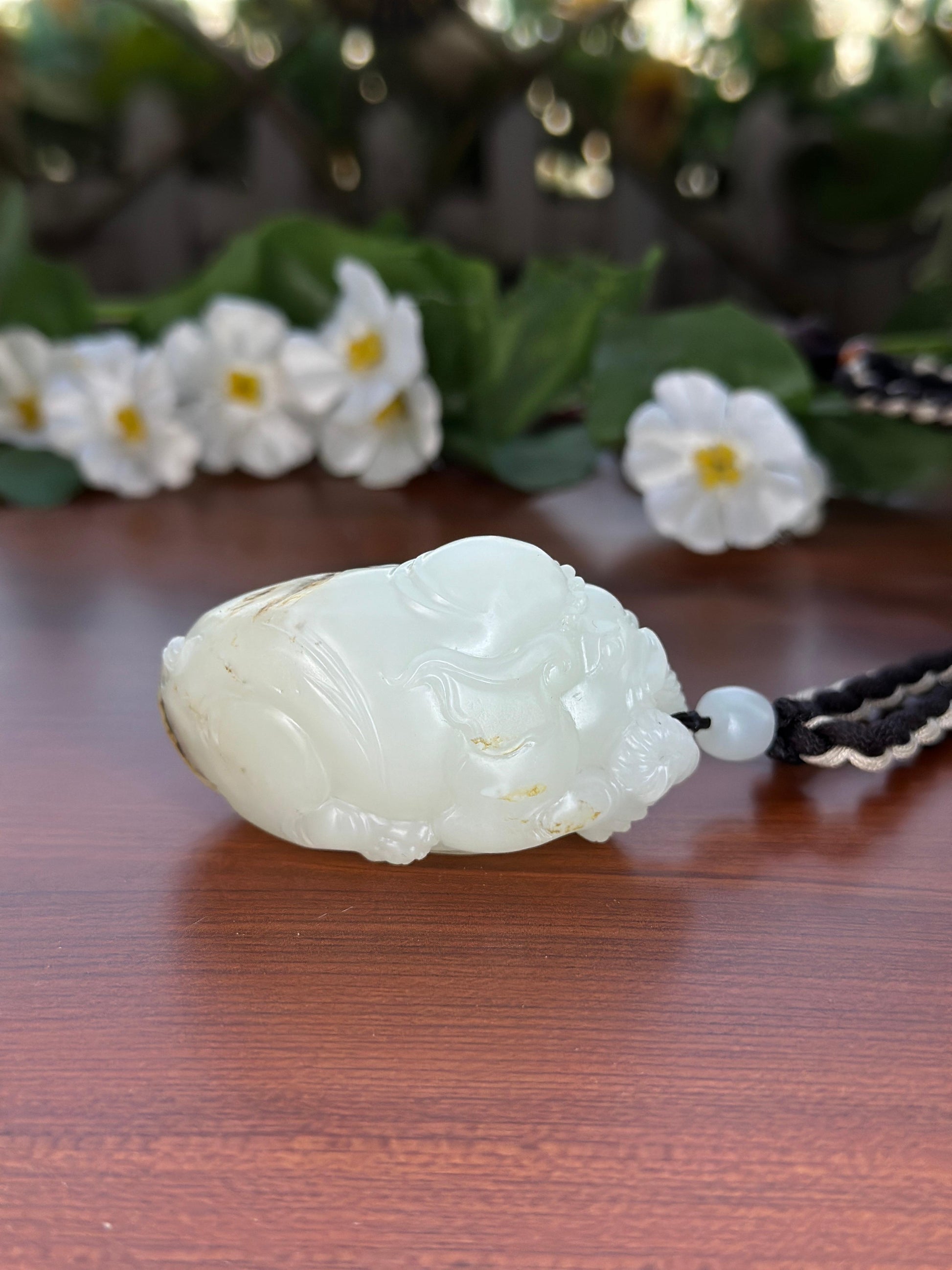 新疆和田玉精品秋梨皮籽料太平有象手把件（yc710377）
