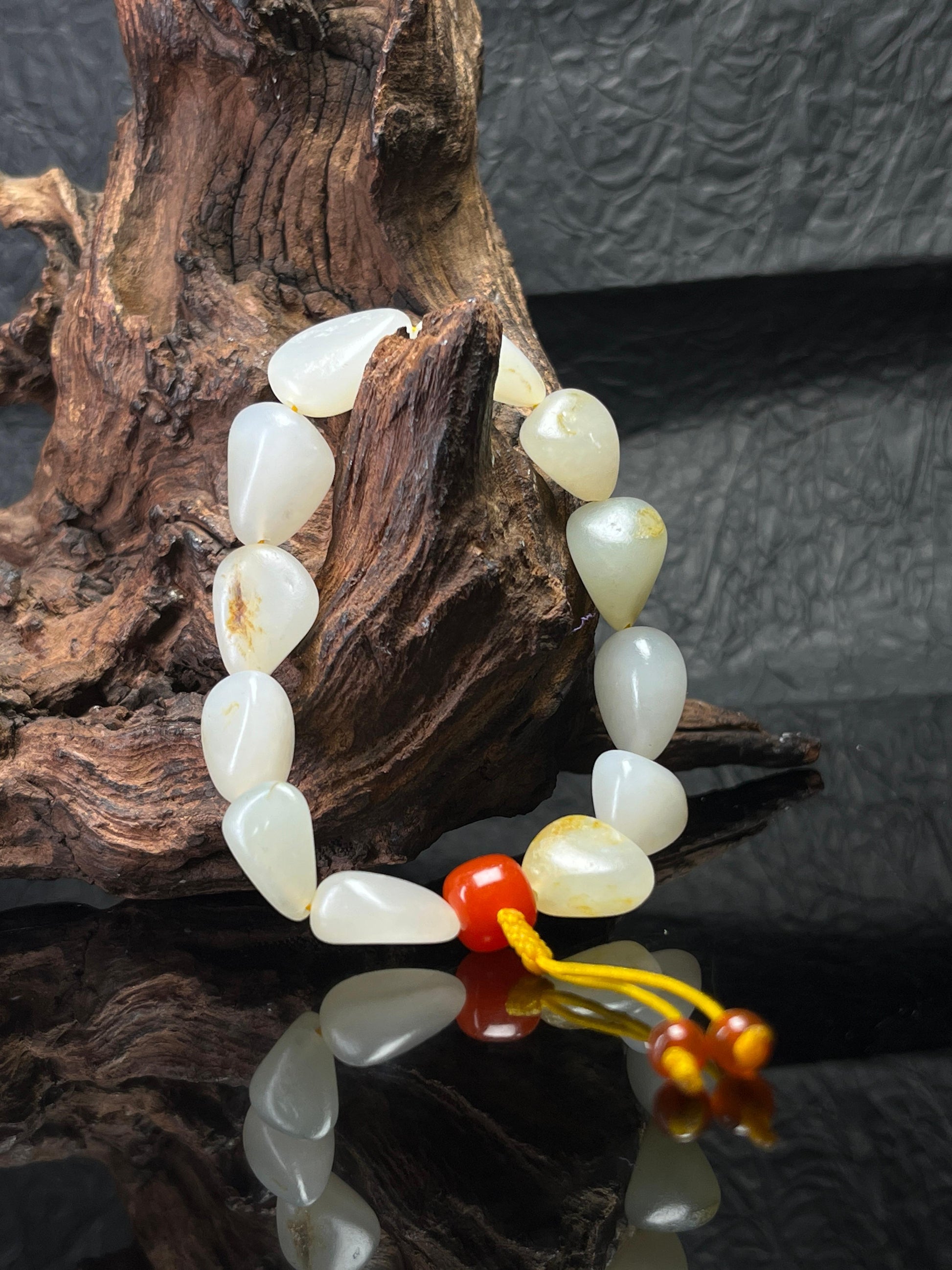 新疆和田玉天然籽料原石白玉手串洒金皮（yc232595）