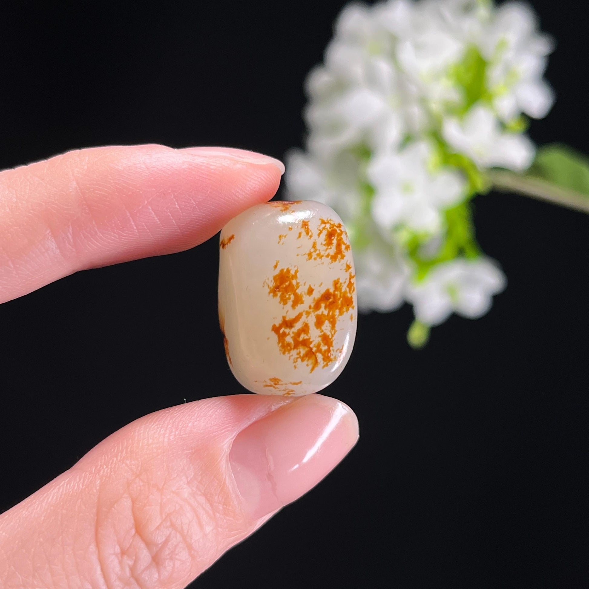 和田玉白玉洒红皮籽料原石（yc308830）