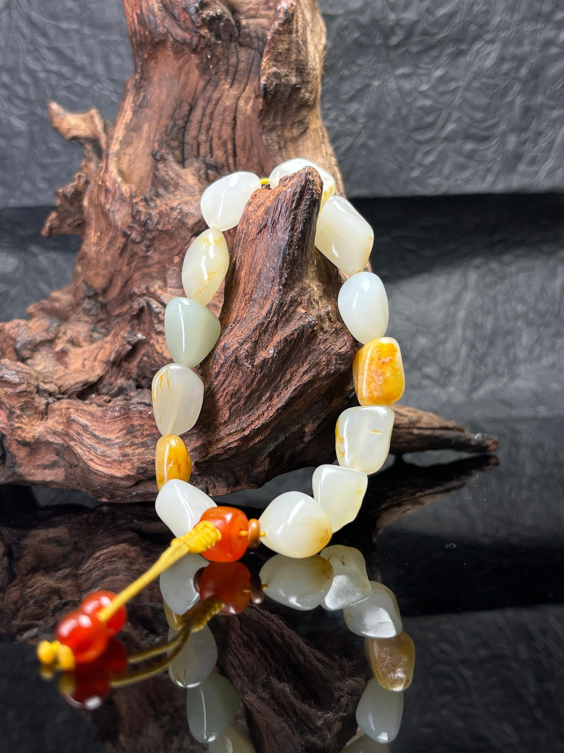 新疆和田玉天然籽料原石白玉手串黄沁洒金（yc232587）