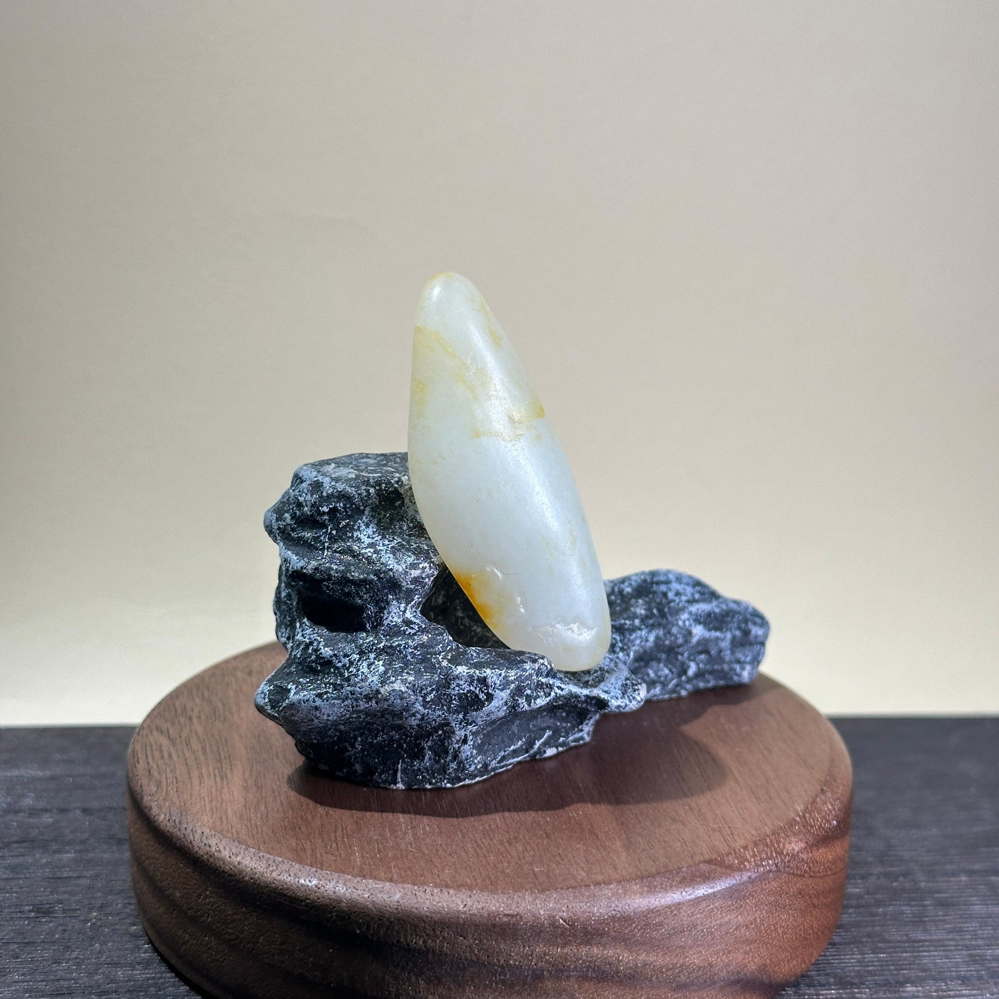 和田玉一级白带洒金皮籽料原石（yc207504）