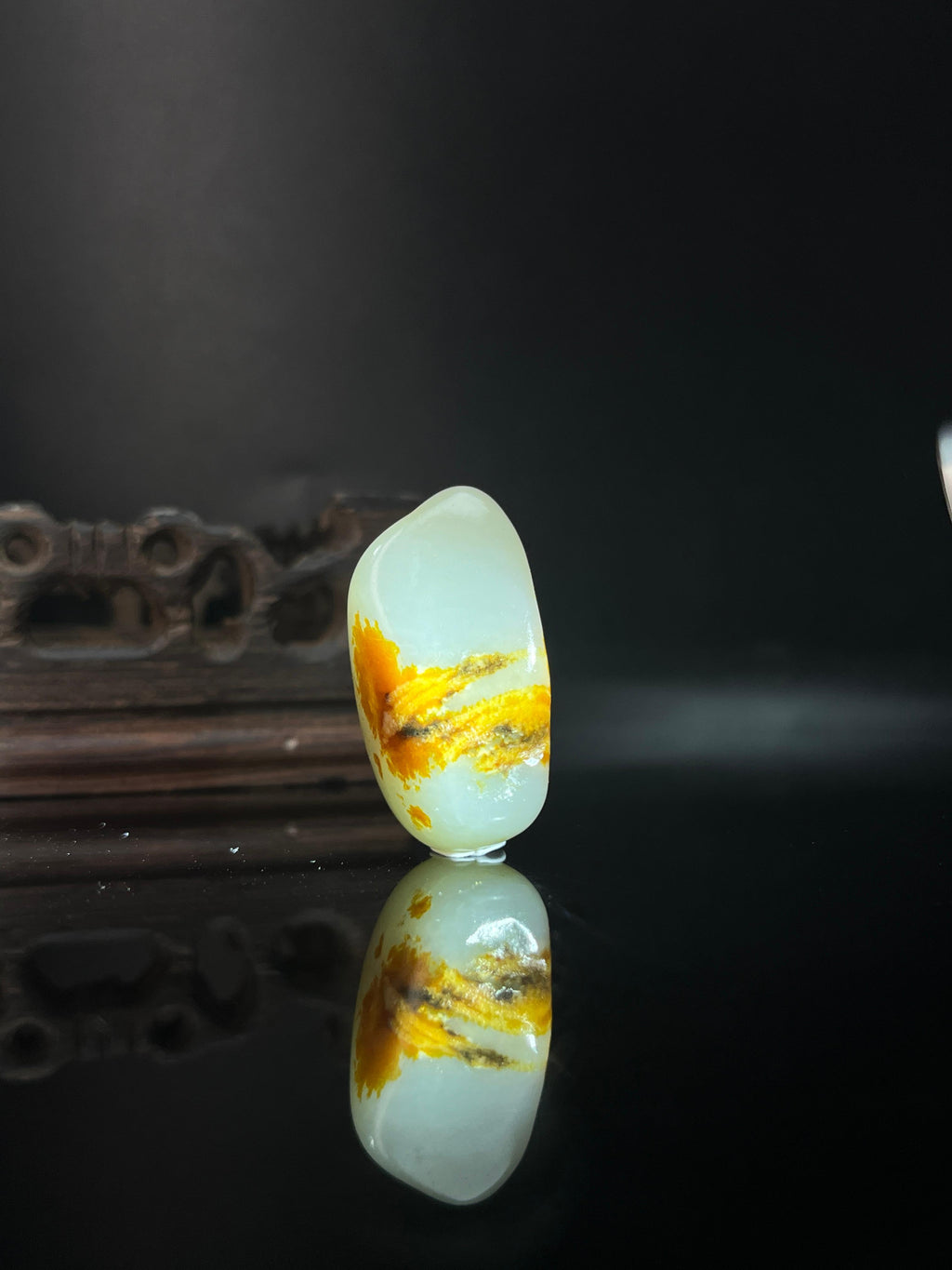 新疆和田玉籽料原石聚红皮挂件（yc236570）