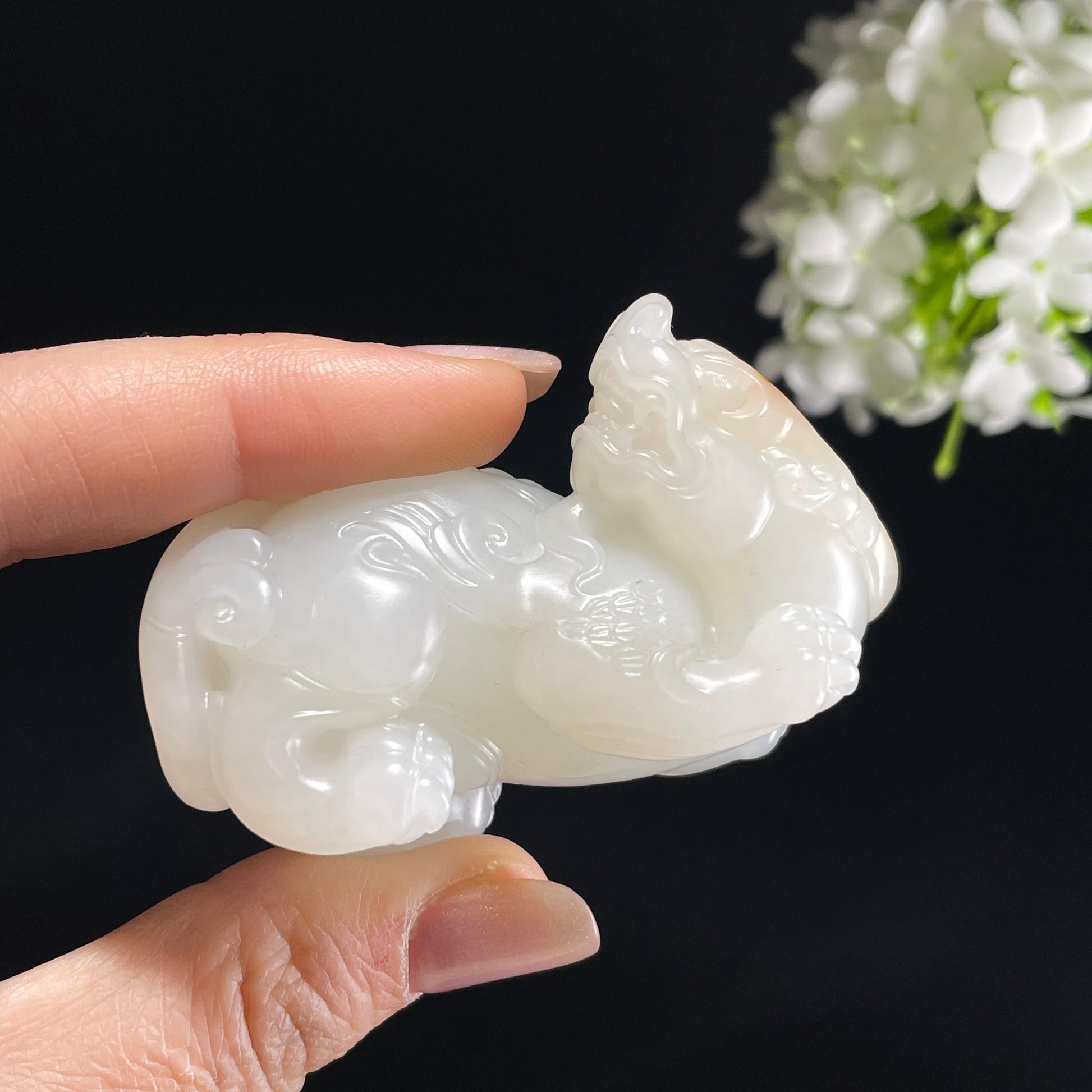 和田玉白玉红皮“赤貅纳福”籽料貔貅雕刻（yc355890）