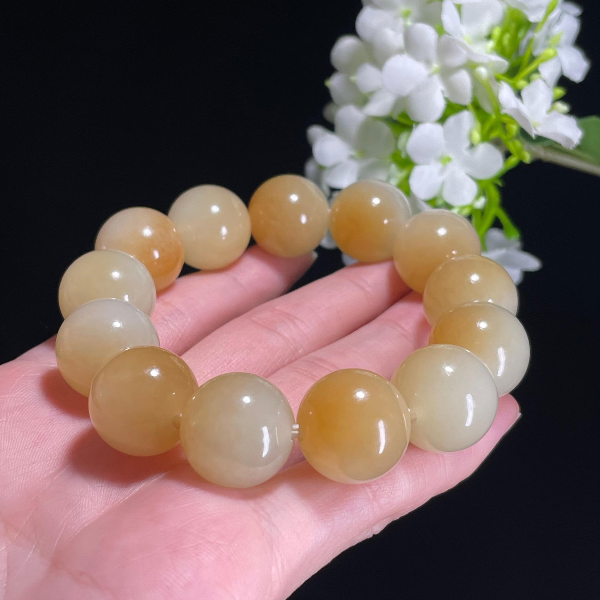 A新疆天然和田玉“秋露凝珠”且末糖白料手串（yc309477）