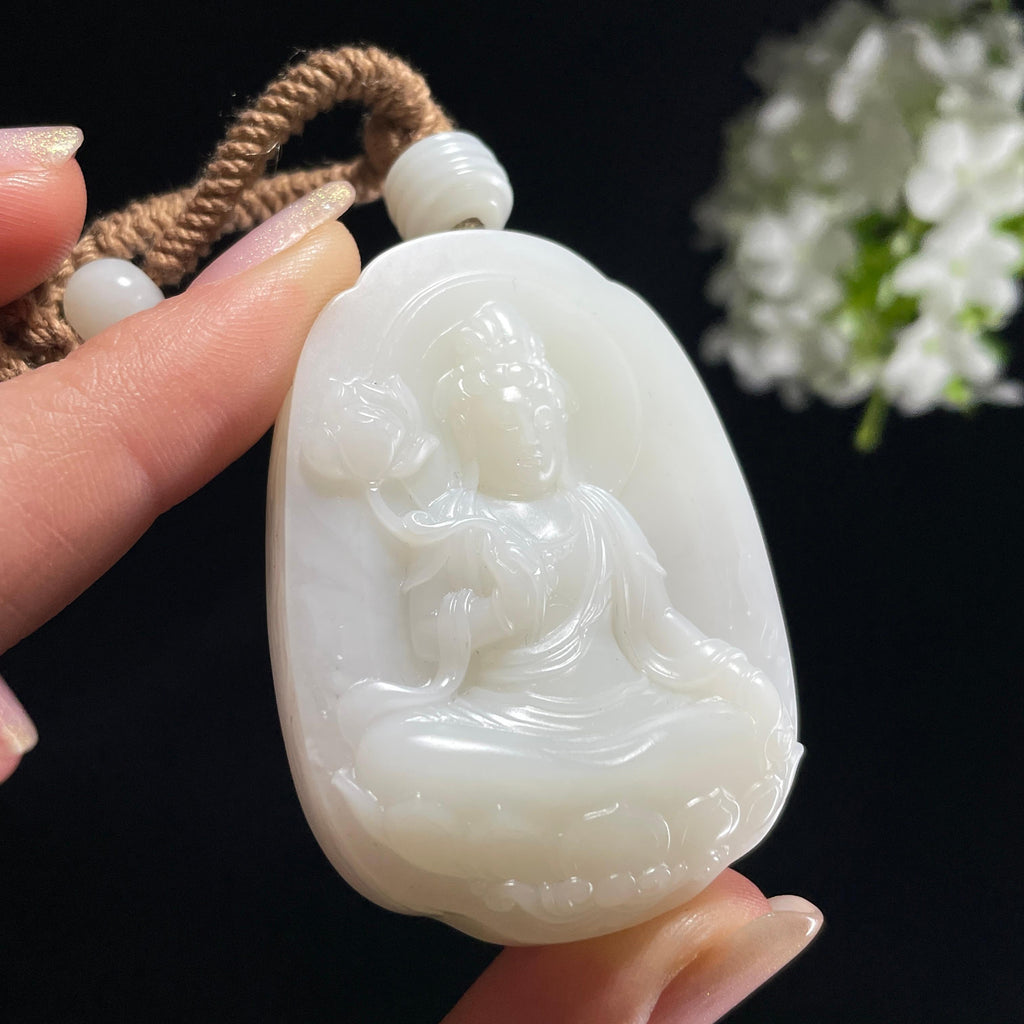 新疆天然和田玉白玉持莲观音雕刻挂件（yc360429）