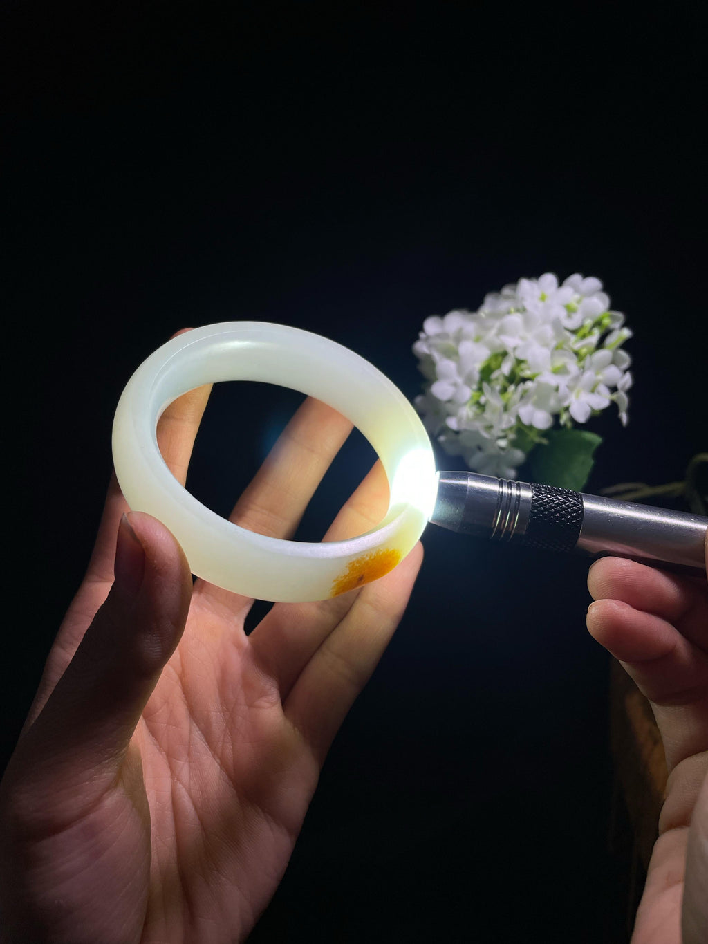 和田玉羊脂白玉洒金皮籽料手镯（卡55.5）（yc260409）