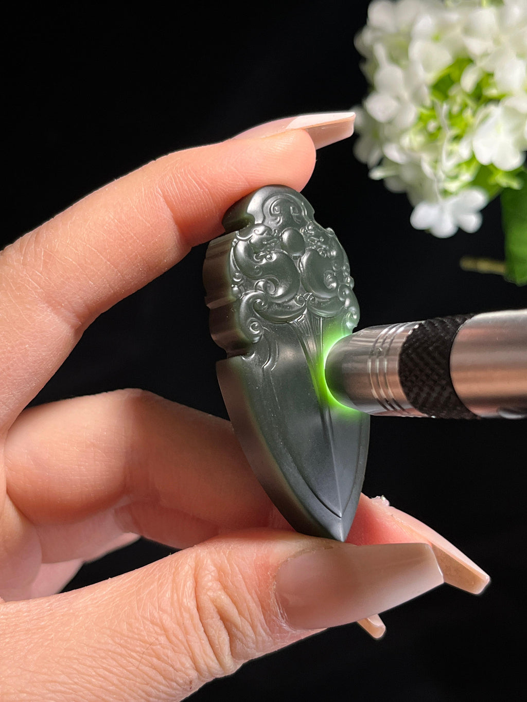 新疆天然和田玉塔青料“双龙戏珠”纹仿古玉牌挂件2（yc260263）