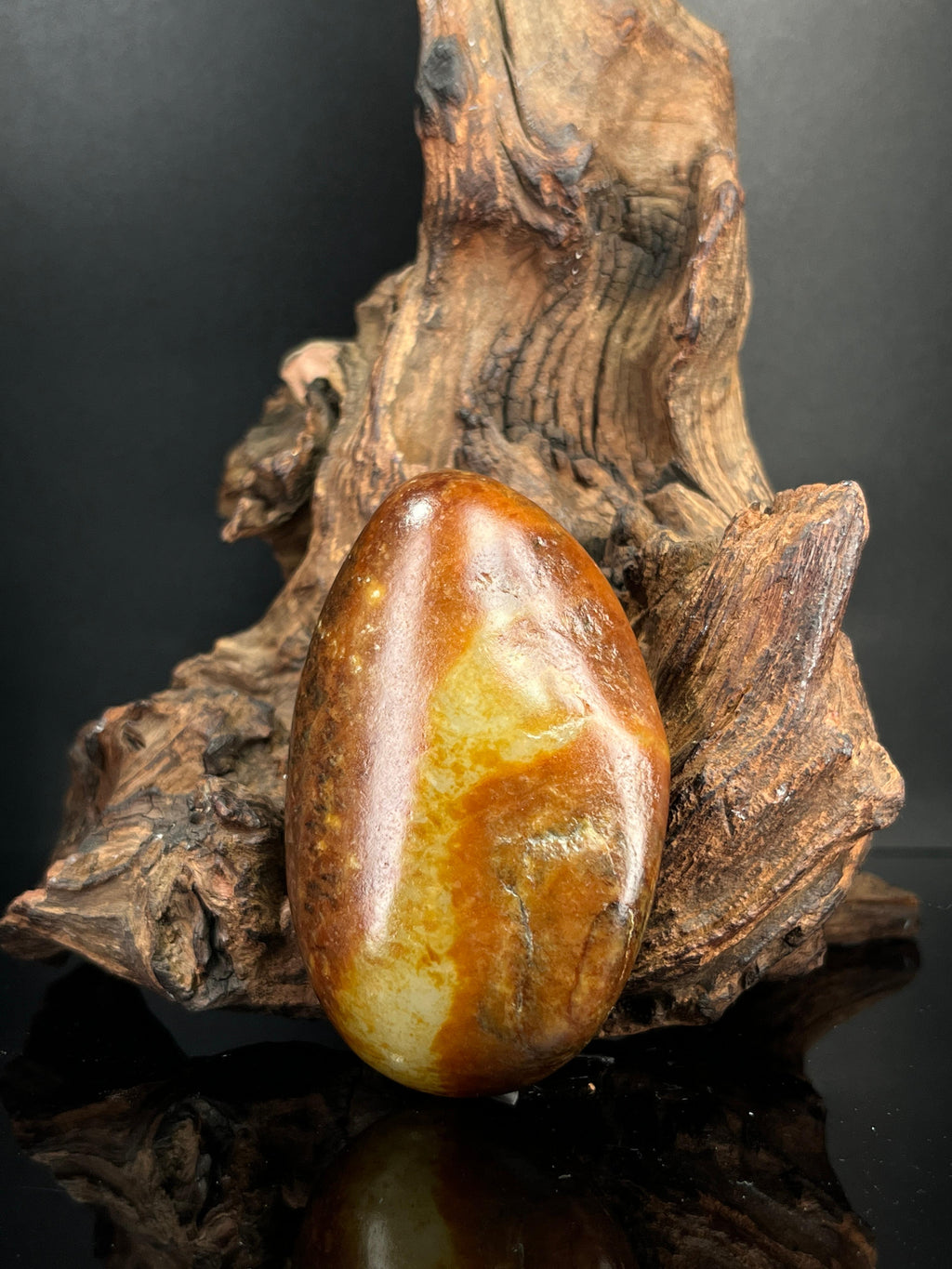 新疆和田玉聚黑红沁籽料原石（yc241882）