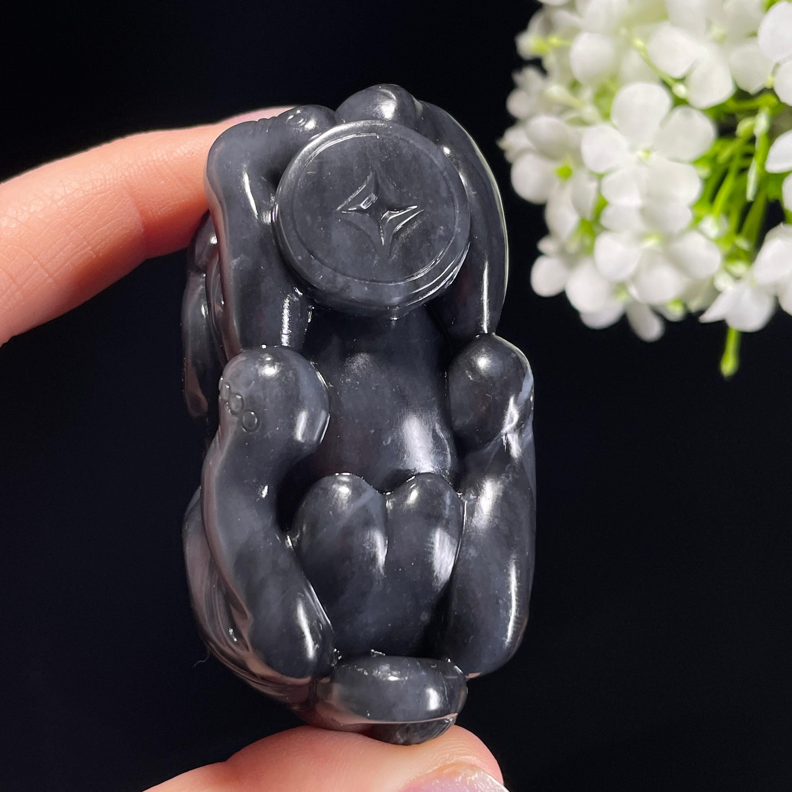 和田玉青花籽料“太平有象”象雕刻手把件（yc326420） – 添福玉器