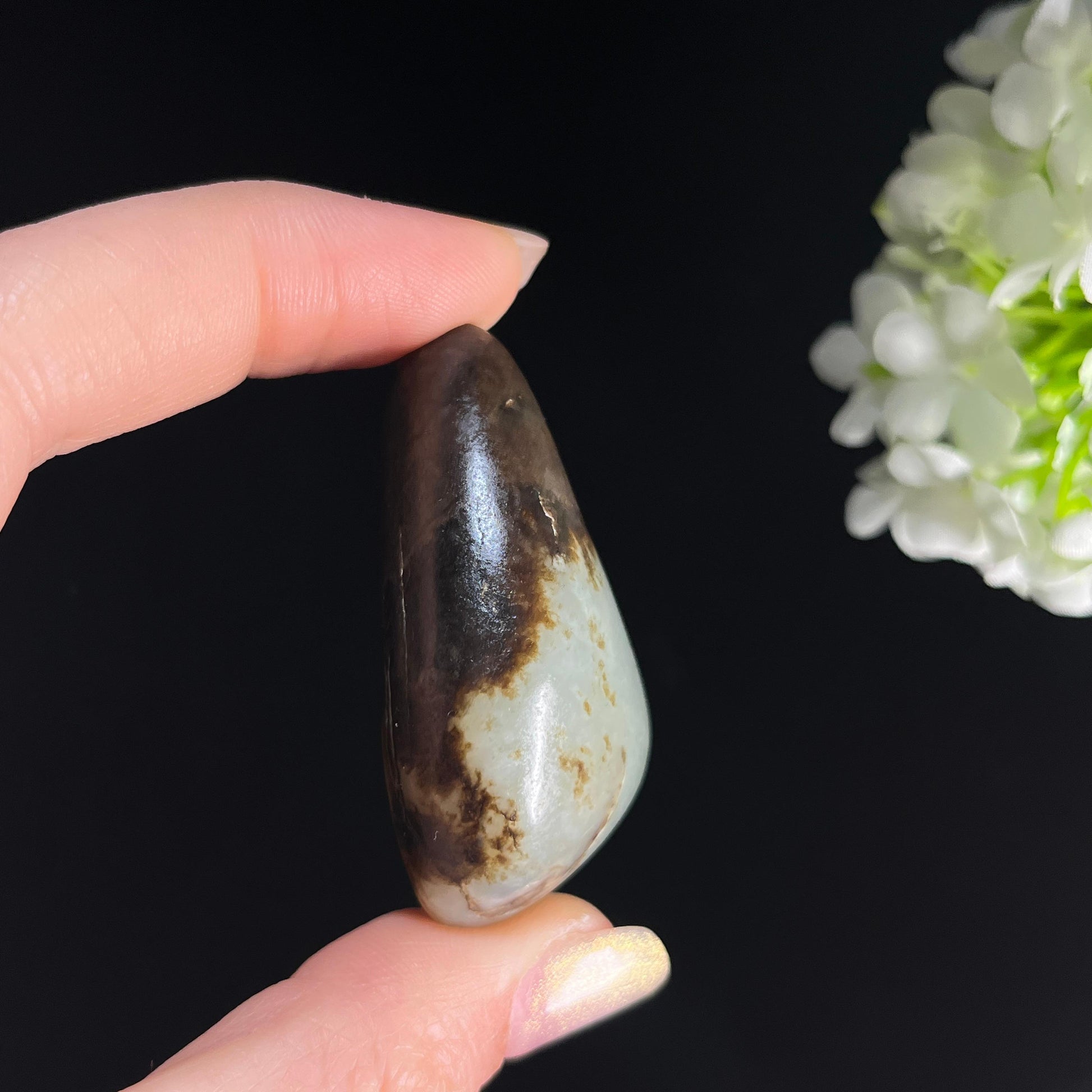 和田玉青白玉“青山远黛”聚黑皮秋梨皮籽料（yc361318）