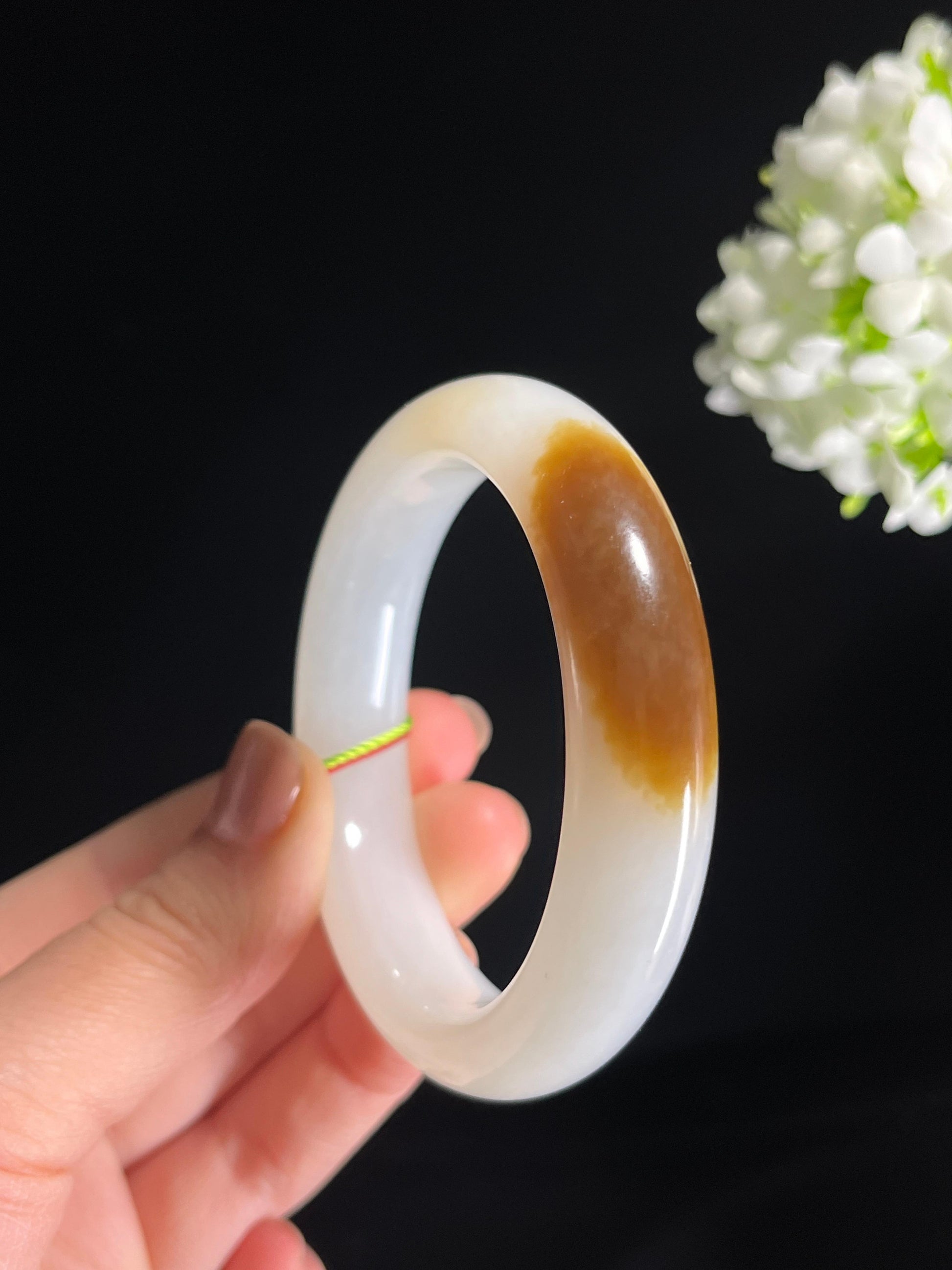 新疆天然和田玉“玉裹秋阳”且末糖白手镯（卡57）（yc278327）