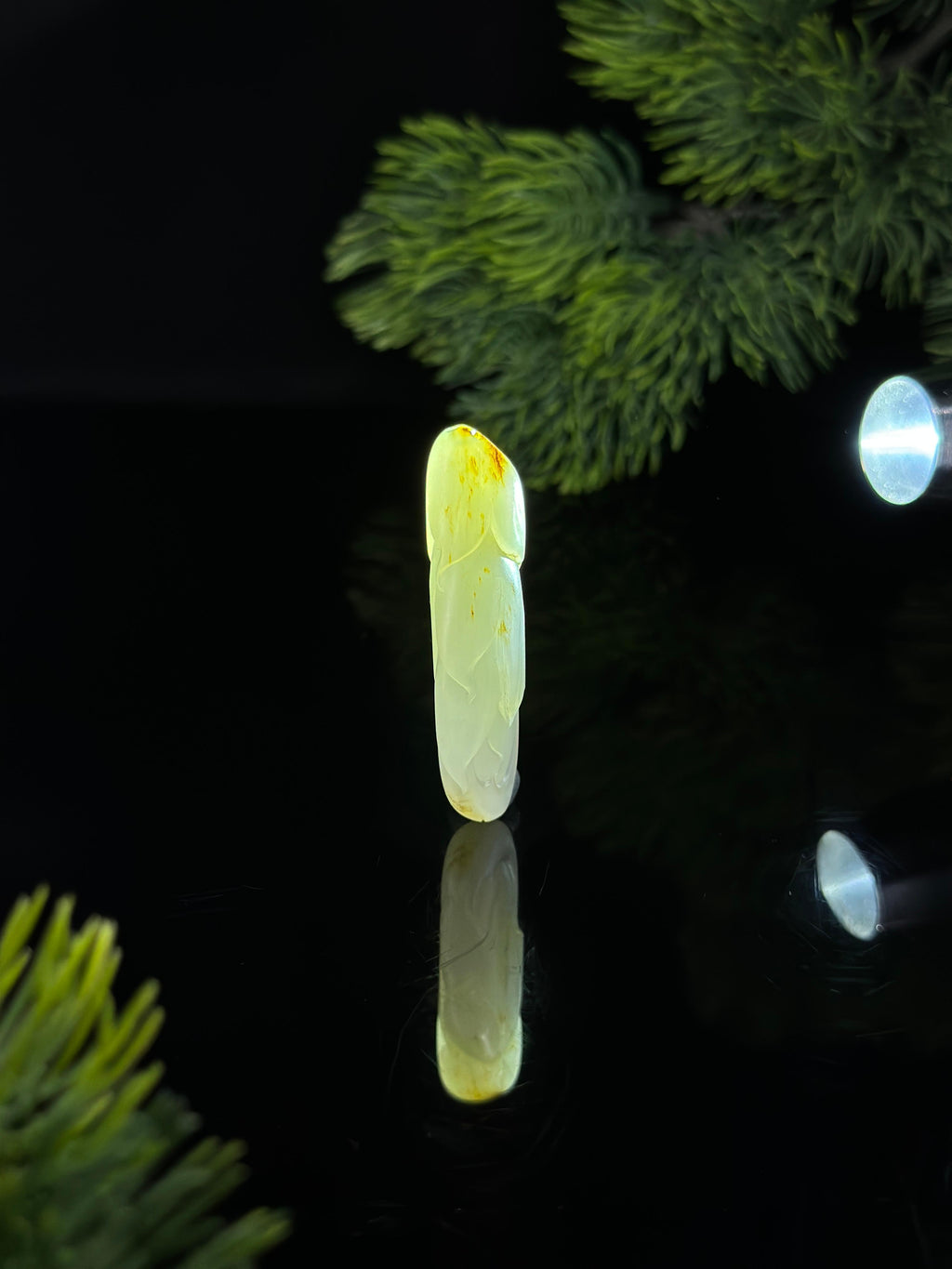 新疆和田玉白玉洒金皮籽料玉兰花挂件（yc492277）