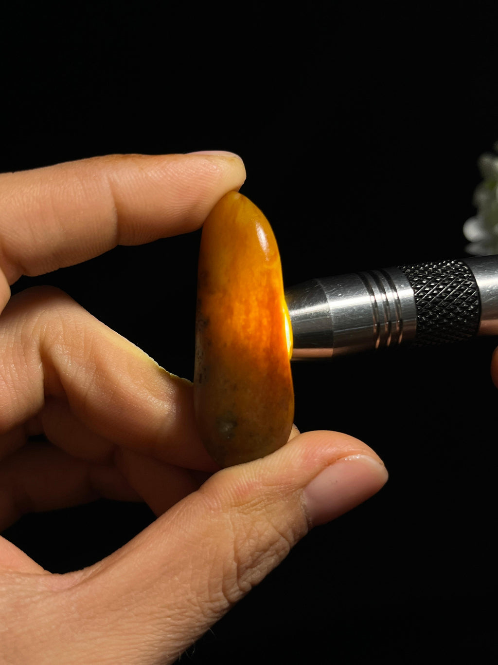 新疆和田天然黄沁籽料原石挂件（yc263879）