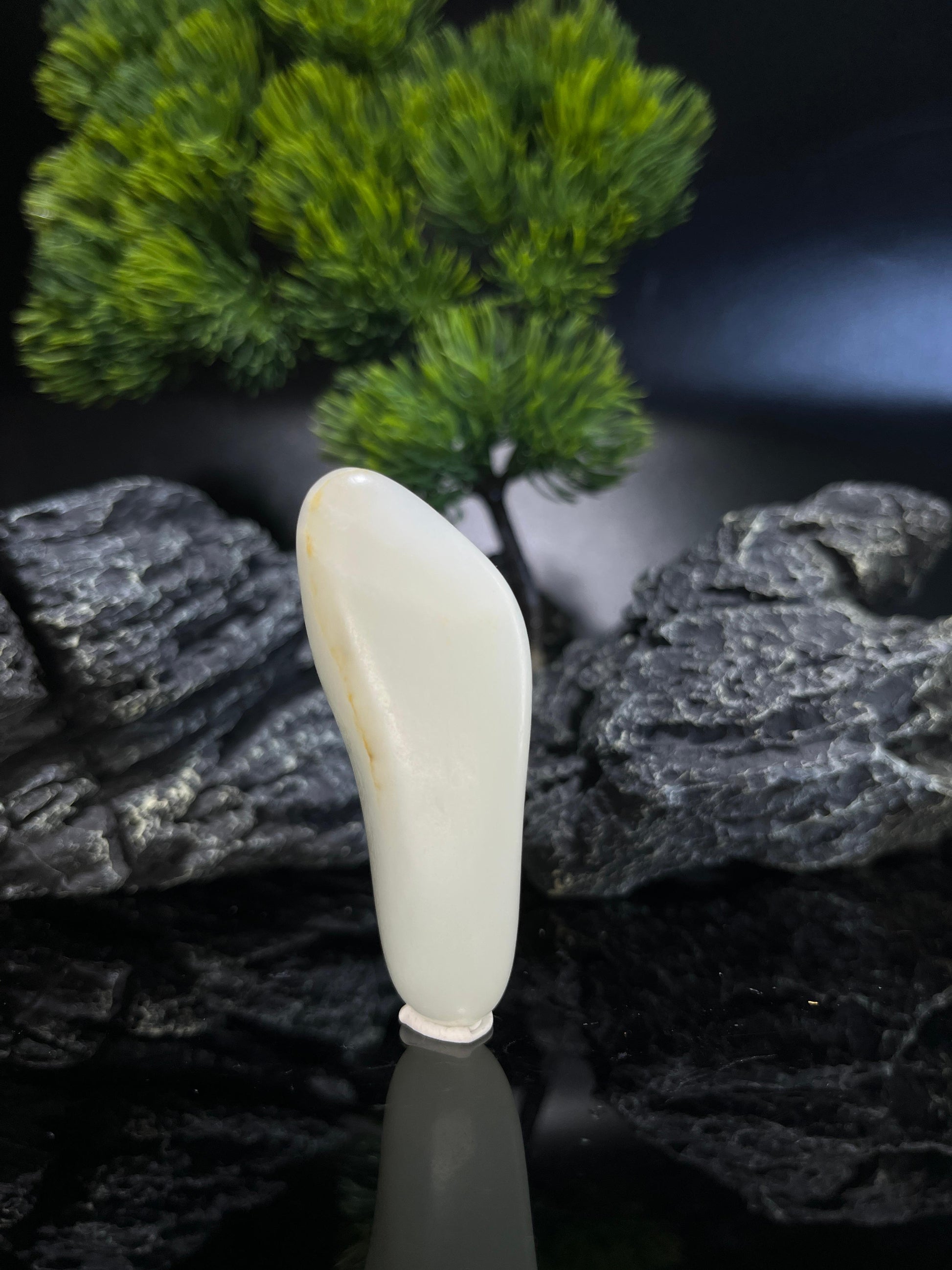 和田玉略带洒金皮原籽（yc212535）