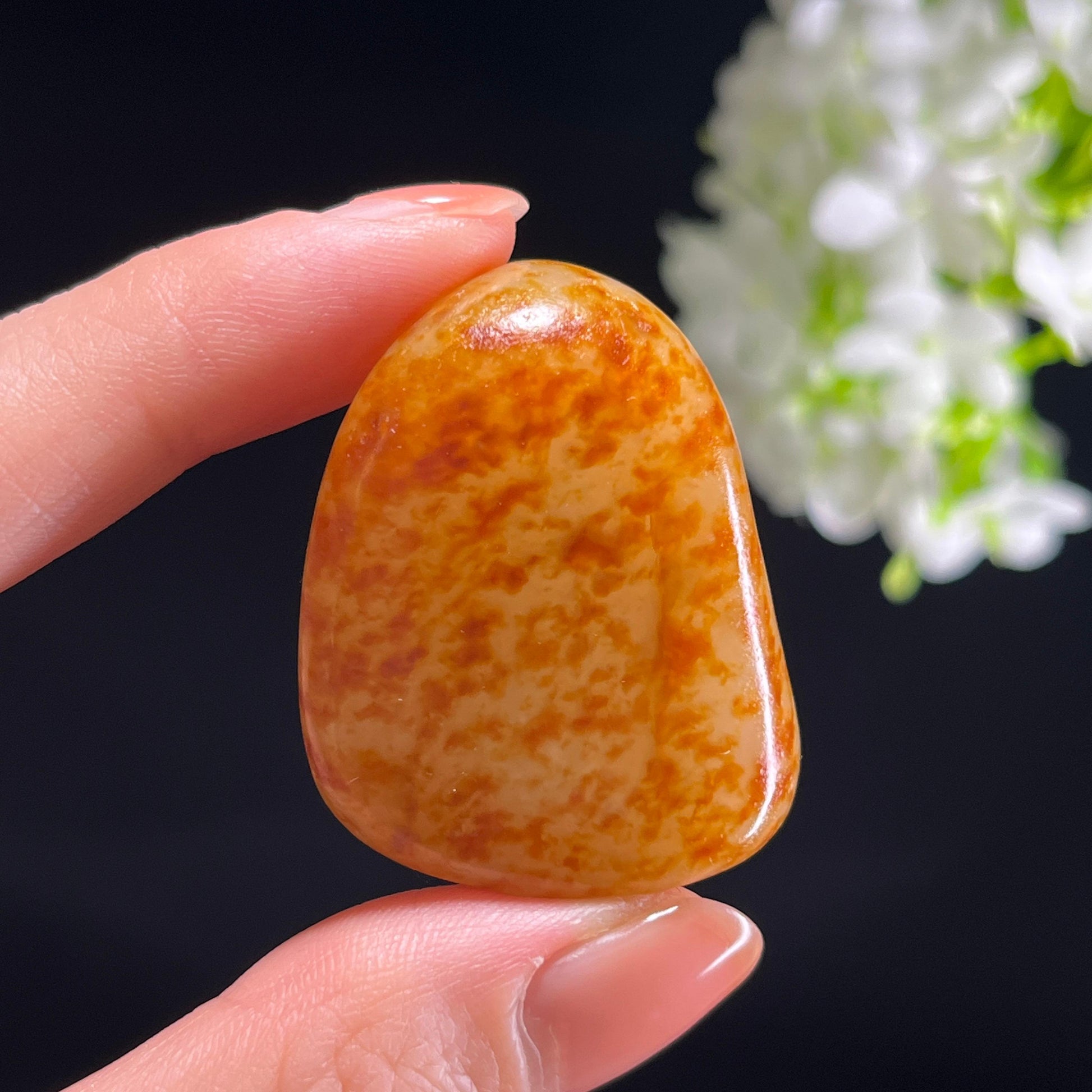 和田玉白玉“落玉红雨”满洒红皮籽料（yc345786）