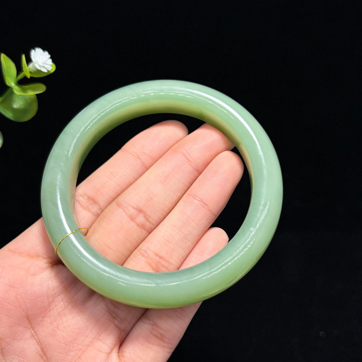 精品和田碧玉粉青微猫手镯（yc782219）