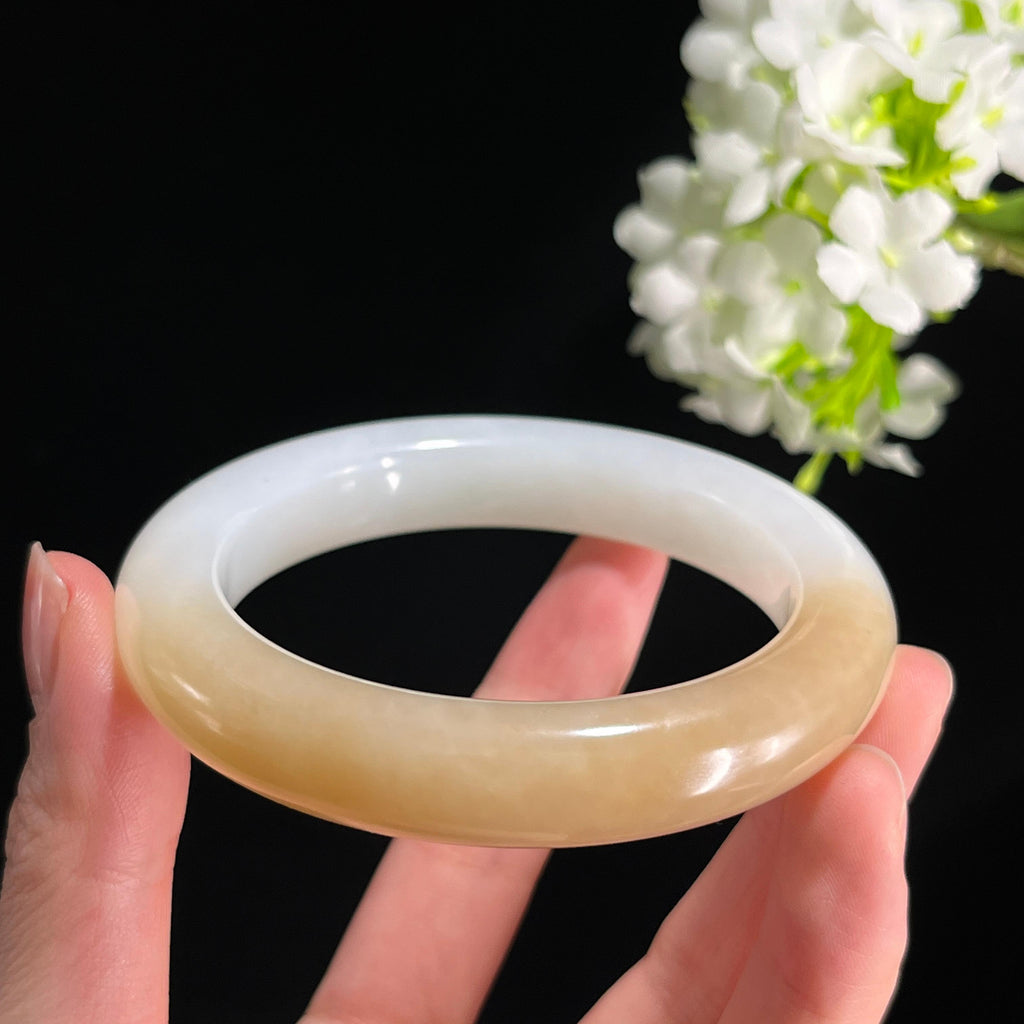 新疆天然和田玉“焦糖环玉”且末糖白手镯（卡55）（yc296585）