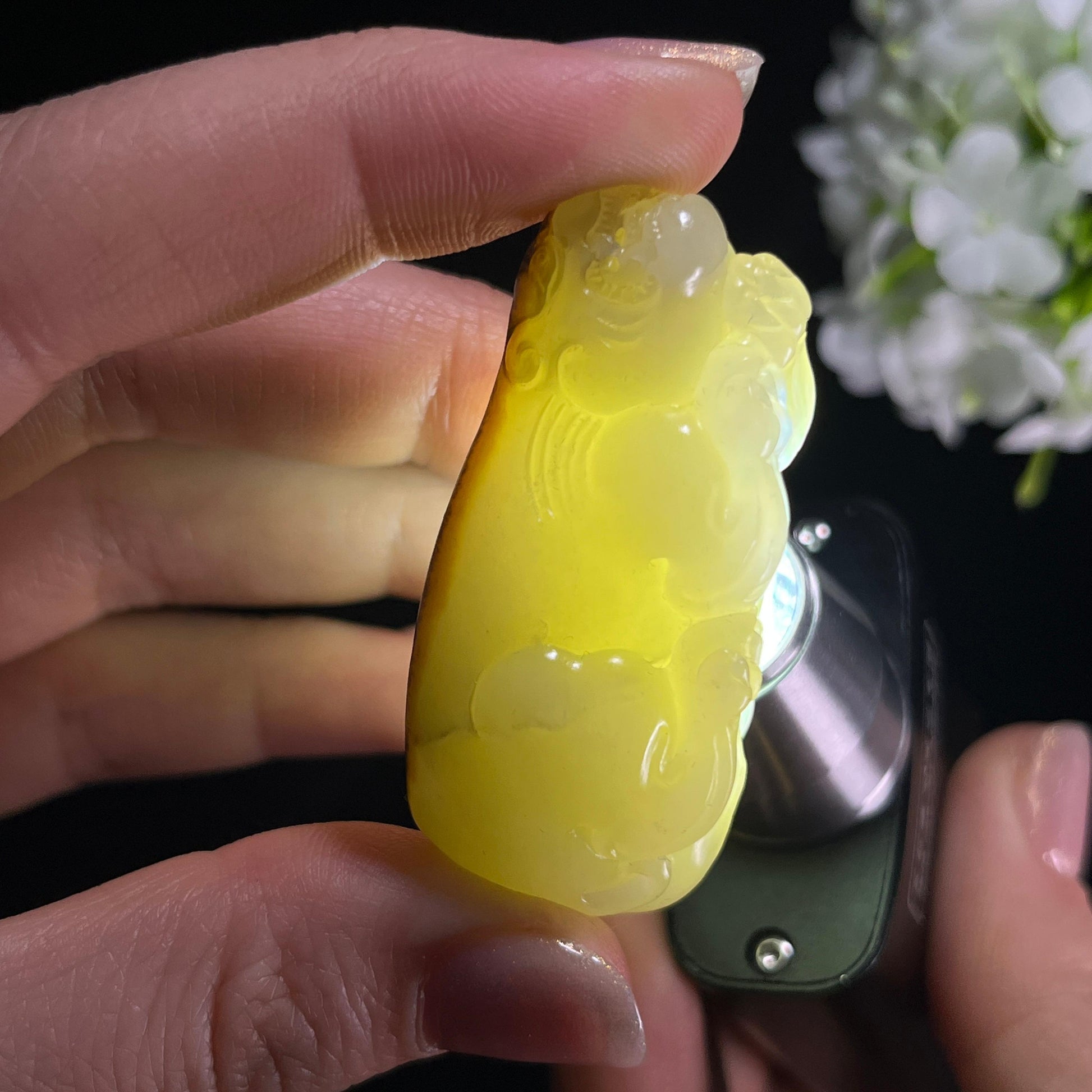 新疆天然和田玉“金皮玉魄”籽料黑红皮貔貅挂件（yc292561）