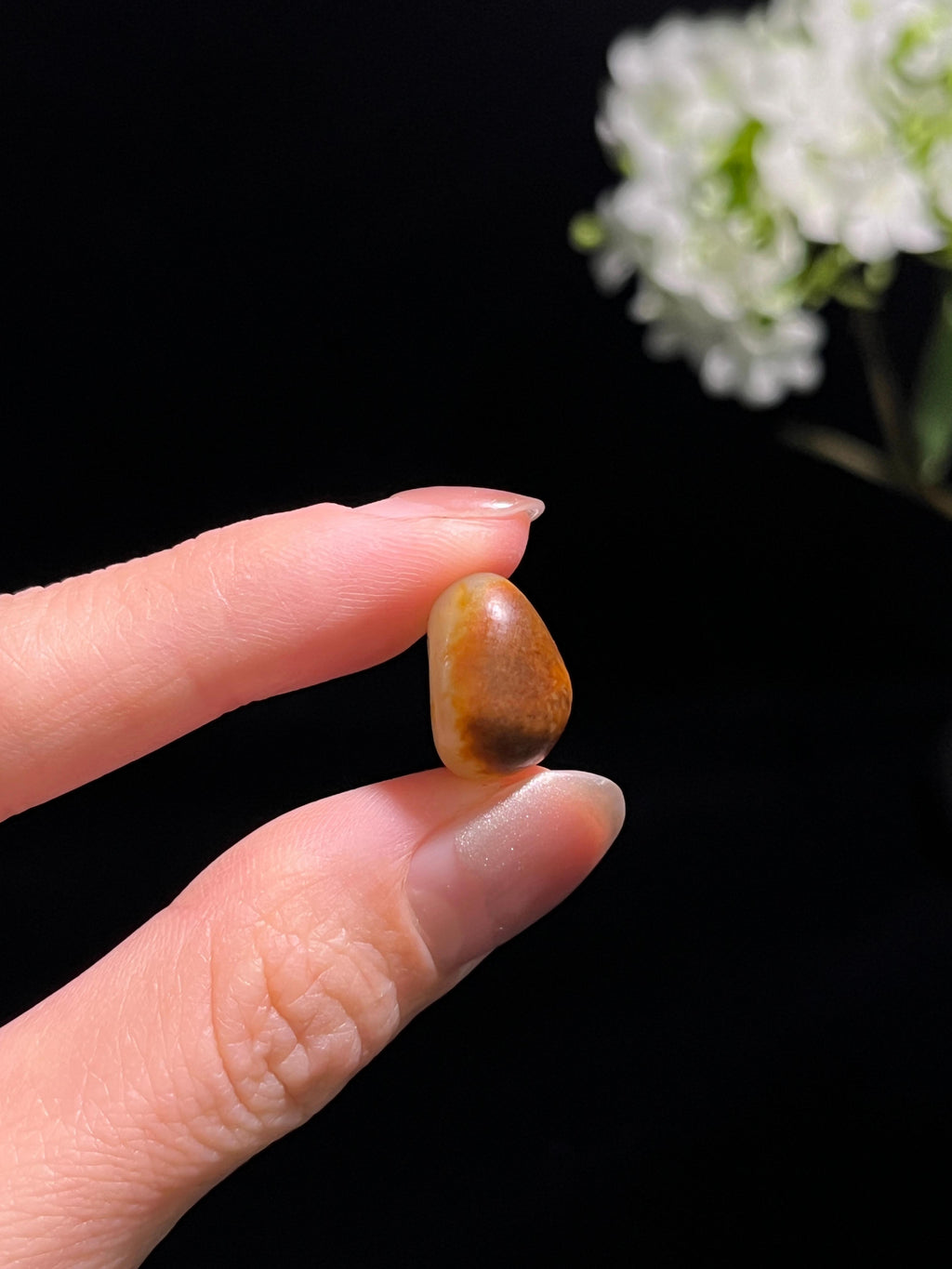 新疆和田玉聚红皮洒金皮小籽料原石蛋面籽（yc250742）