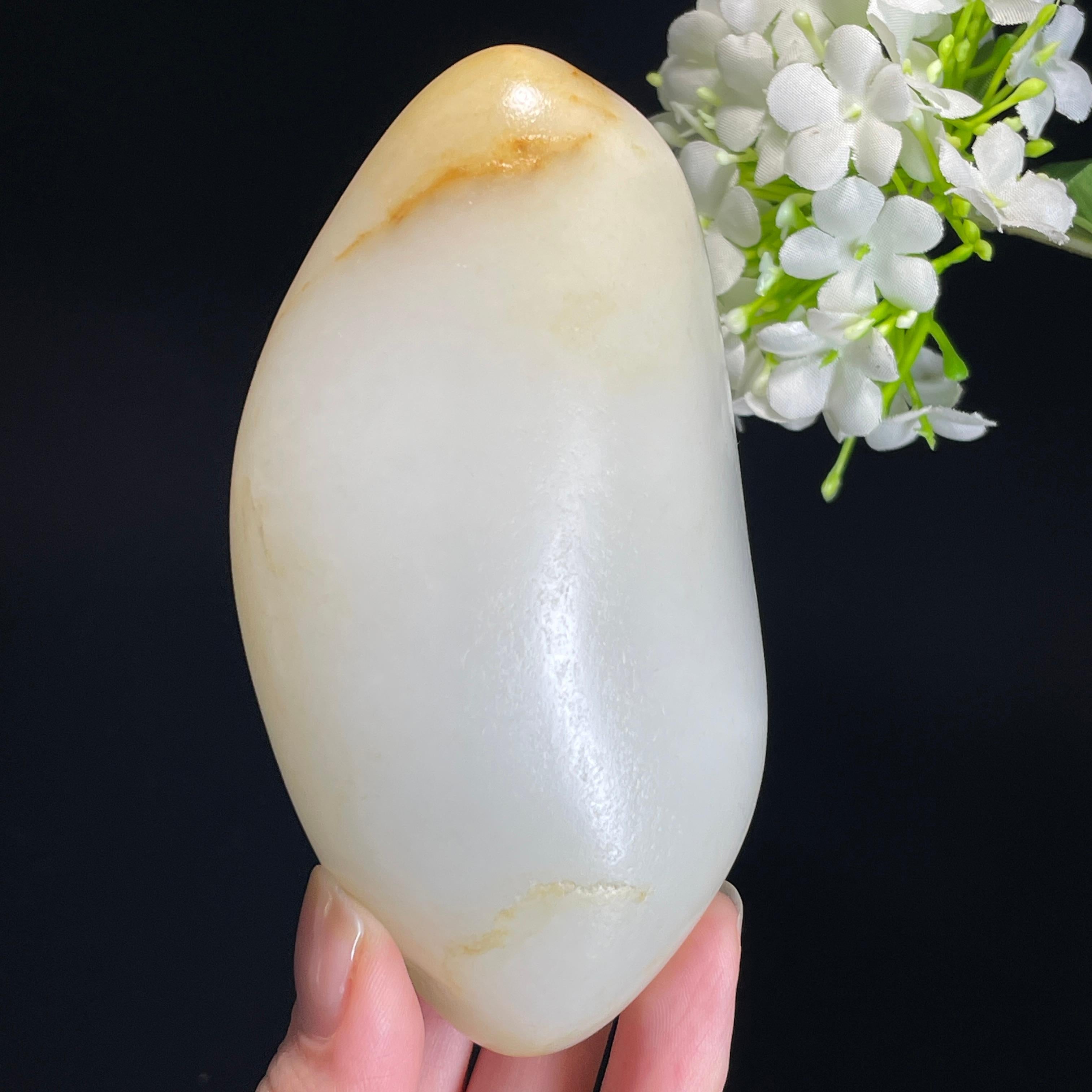 和田玉羊脂白玉“月照金顶”聚黄皮籽料（yc337968） – 添福玉器