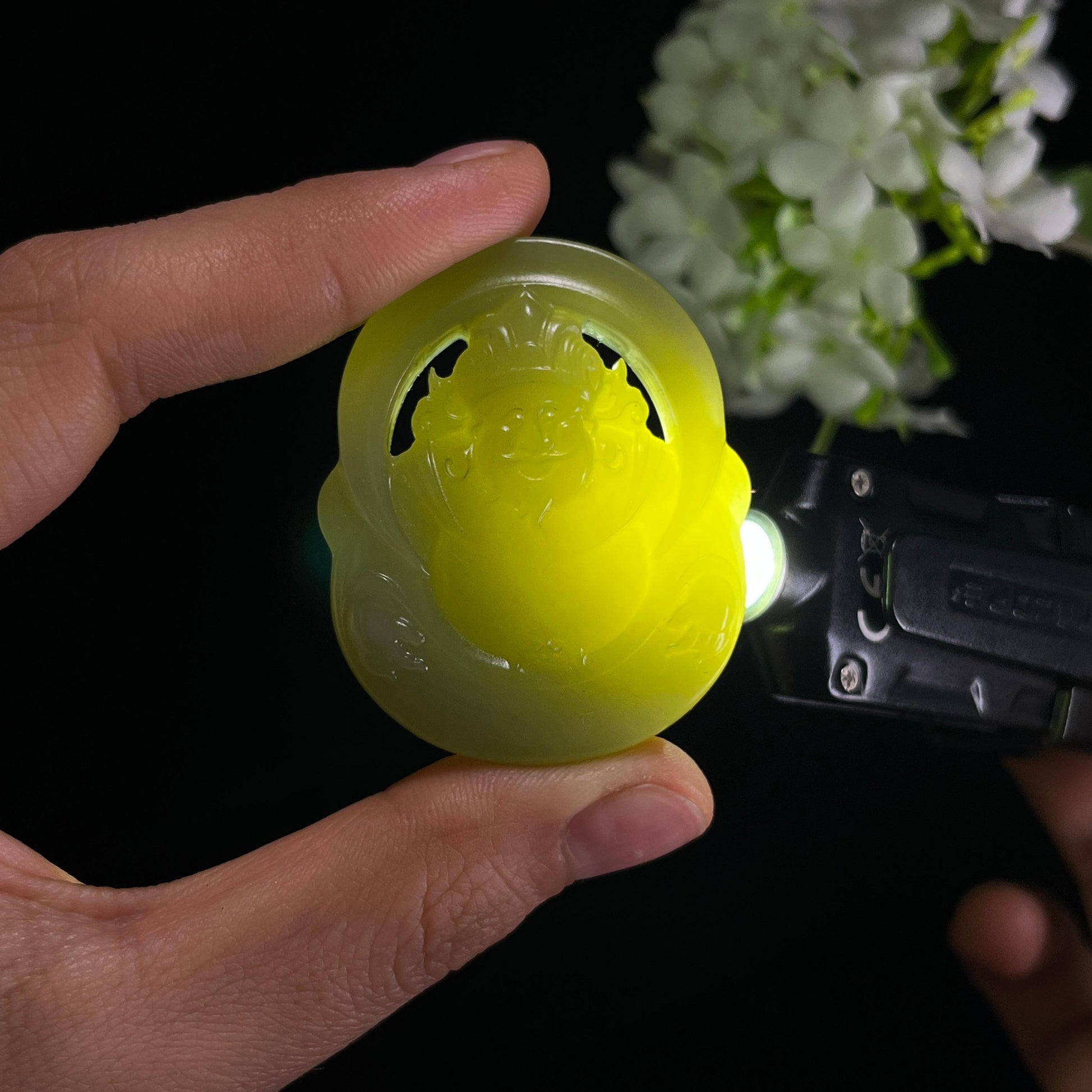 新疆天然和田玉沙枣青财神雕刻挂件（yc353783）