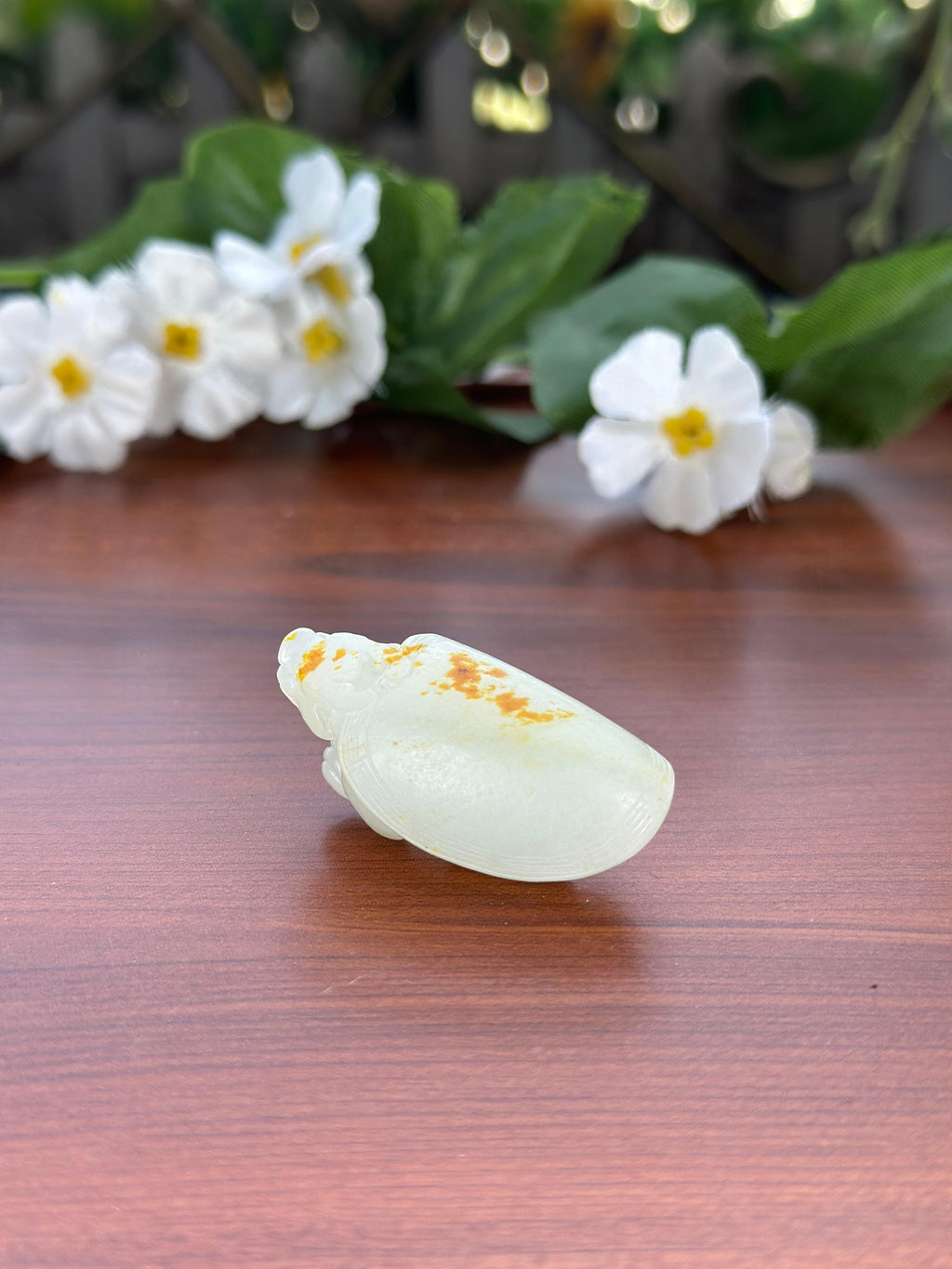 新疆和田玉白玉洒红皮籽料龙龟挂件（yc709168）