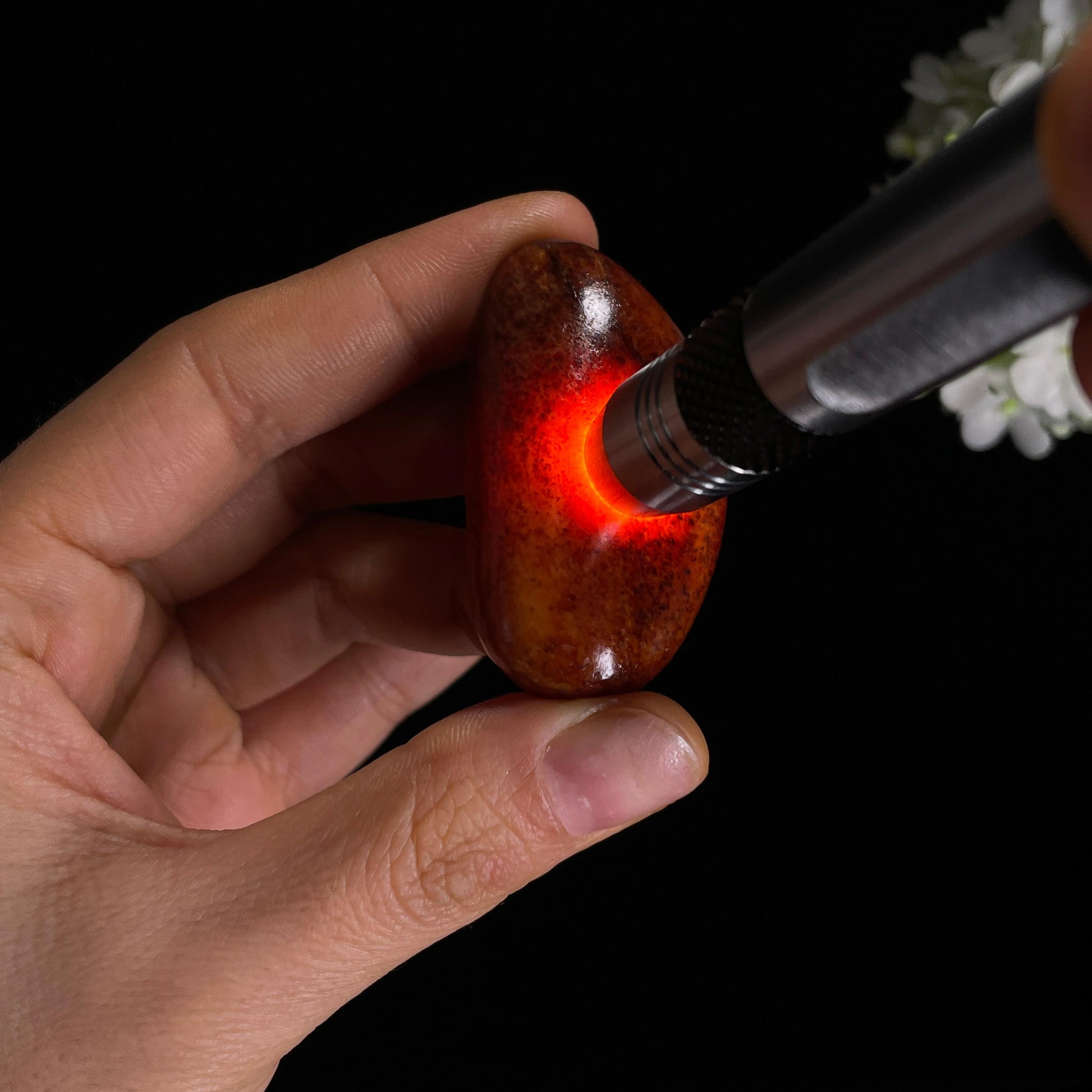 和田玉红沁“星陨丹霞”黑红皮籽料（yc332433）