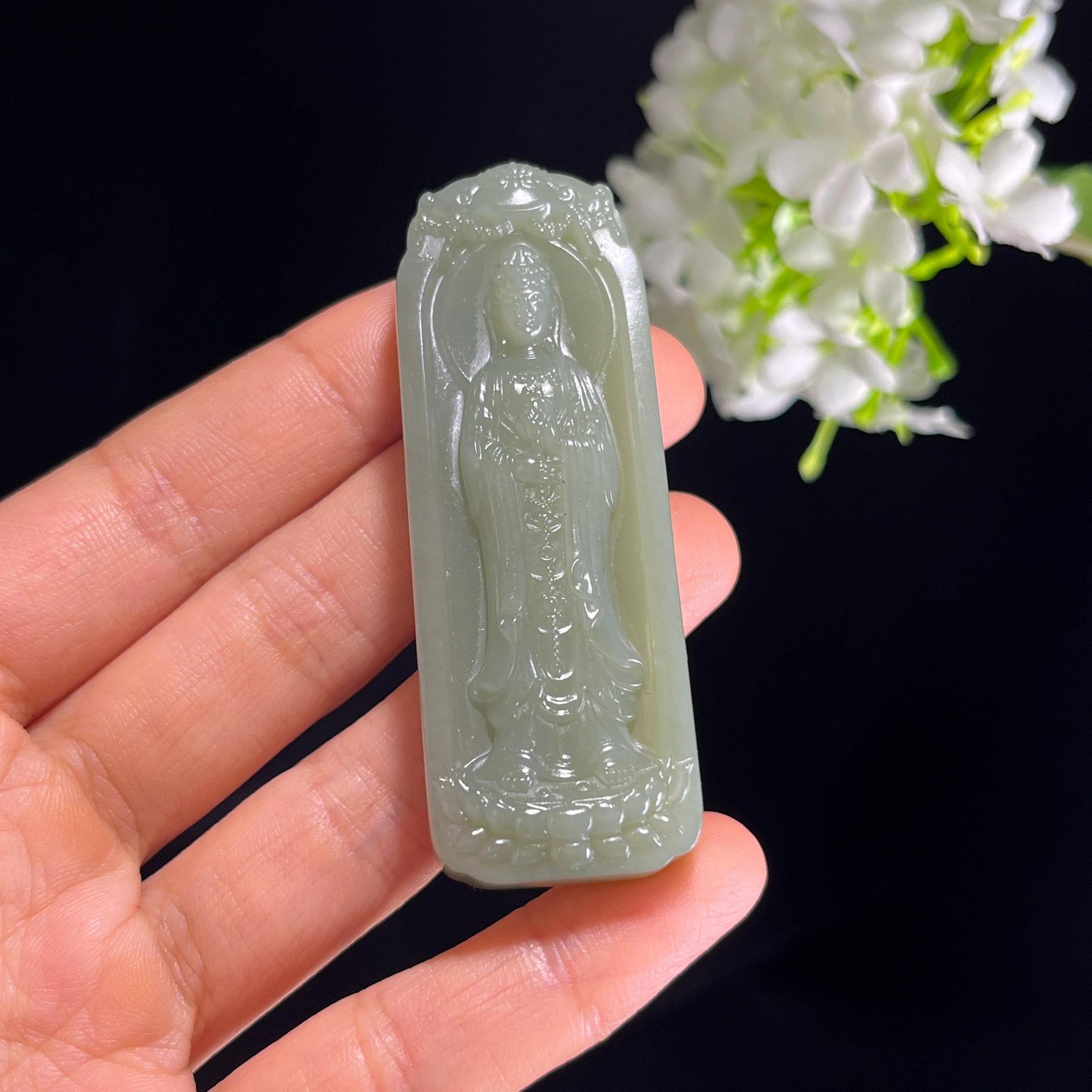 新疆天然和田玉沙枣青观音雕刻挂件（yc353661）