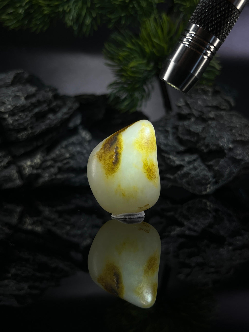 和田玉洒金皮籽料原石（yc212494）