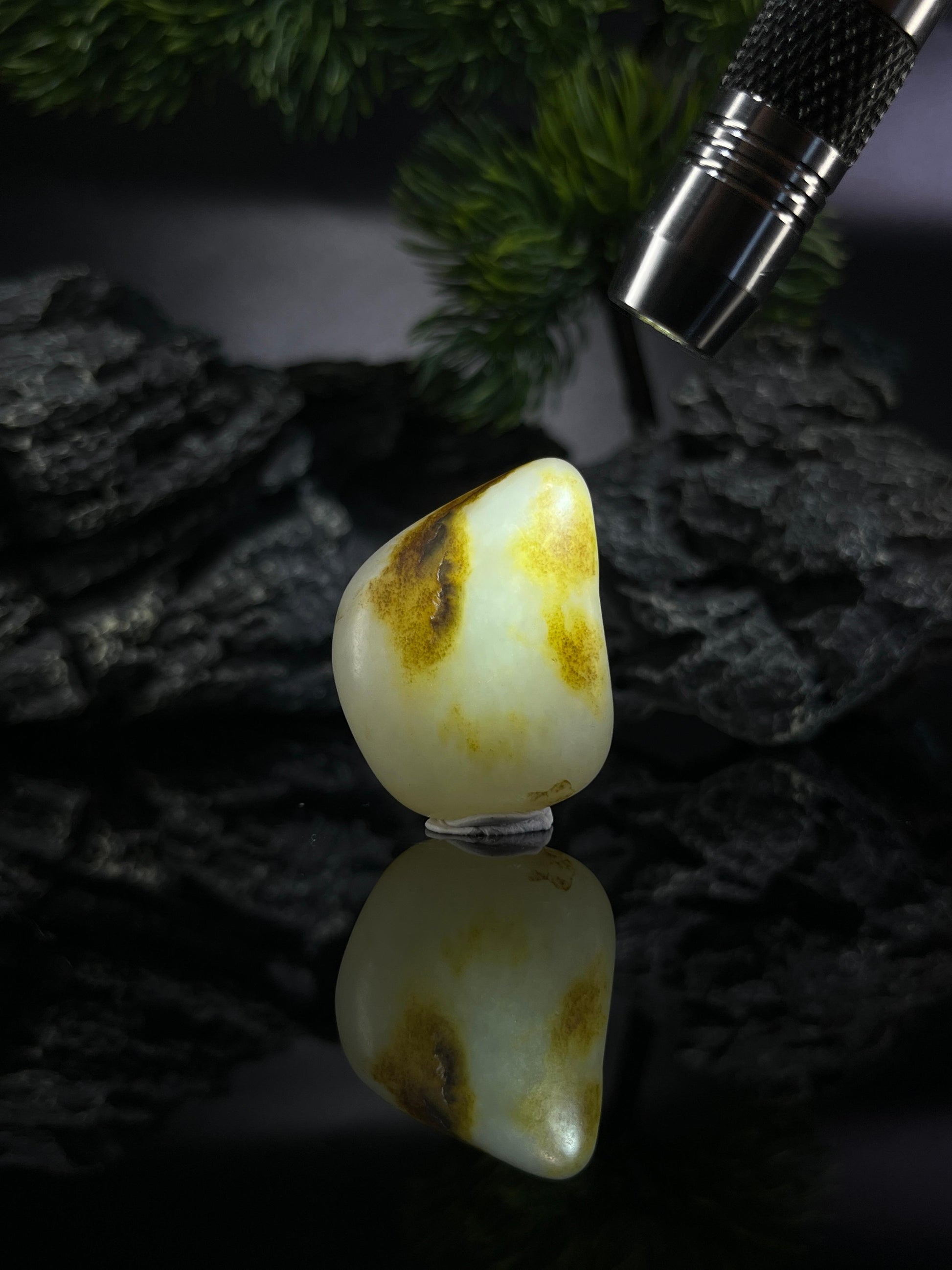 和田玉洒金皮籽料原石（yc212494）