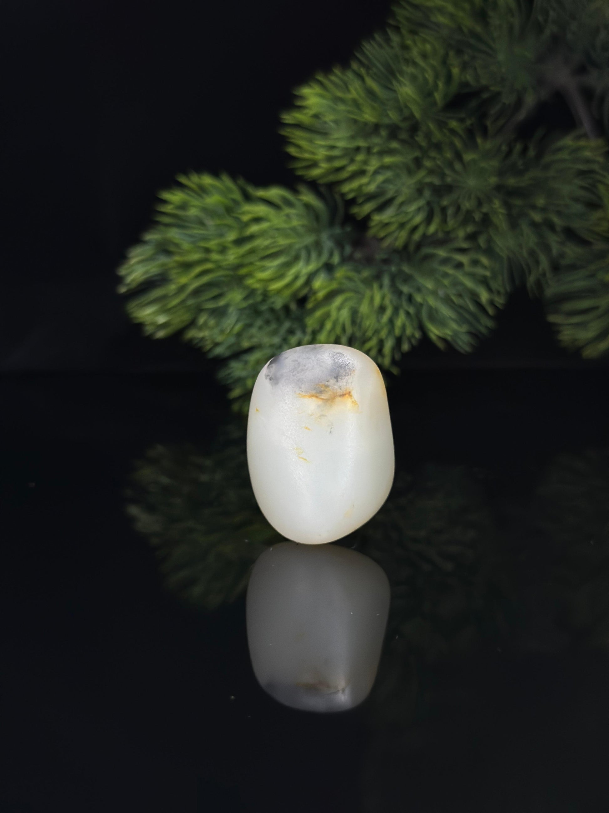 新疆和田玉白玉带青花洒金皮挂件籽（yc536827）