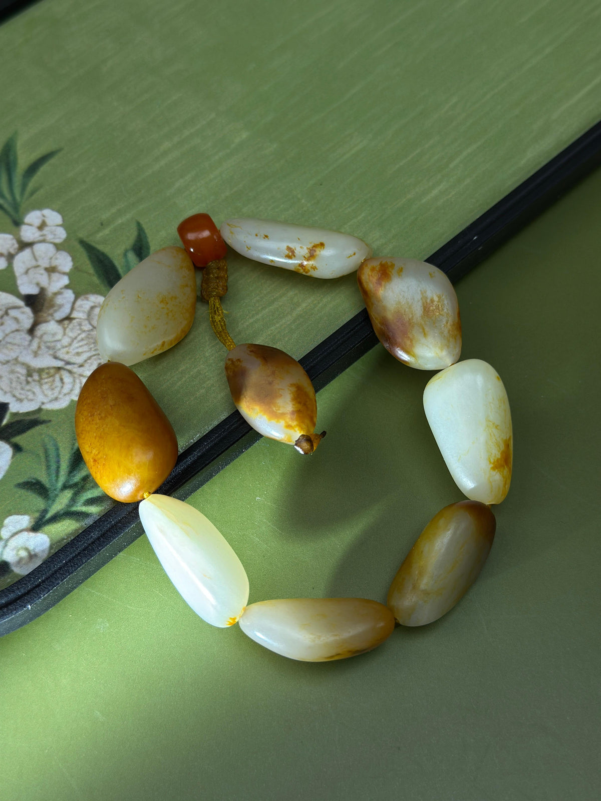 新疆和田玉臻品红沁洒金皮红皮原籽手串（9颗）（yc754414）