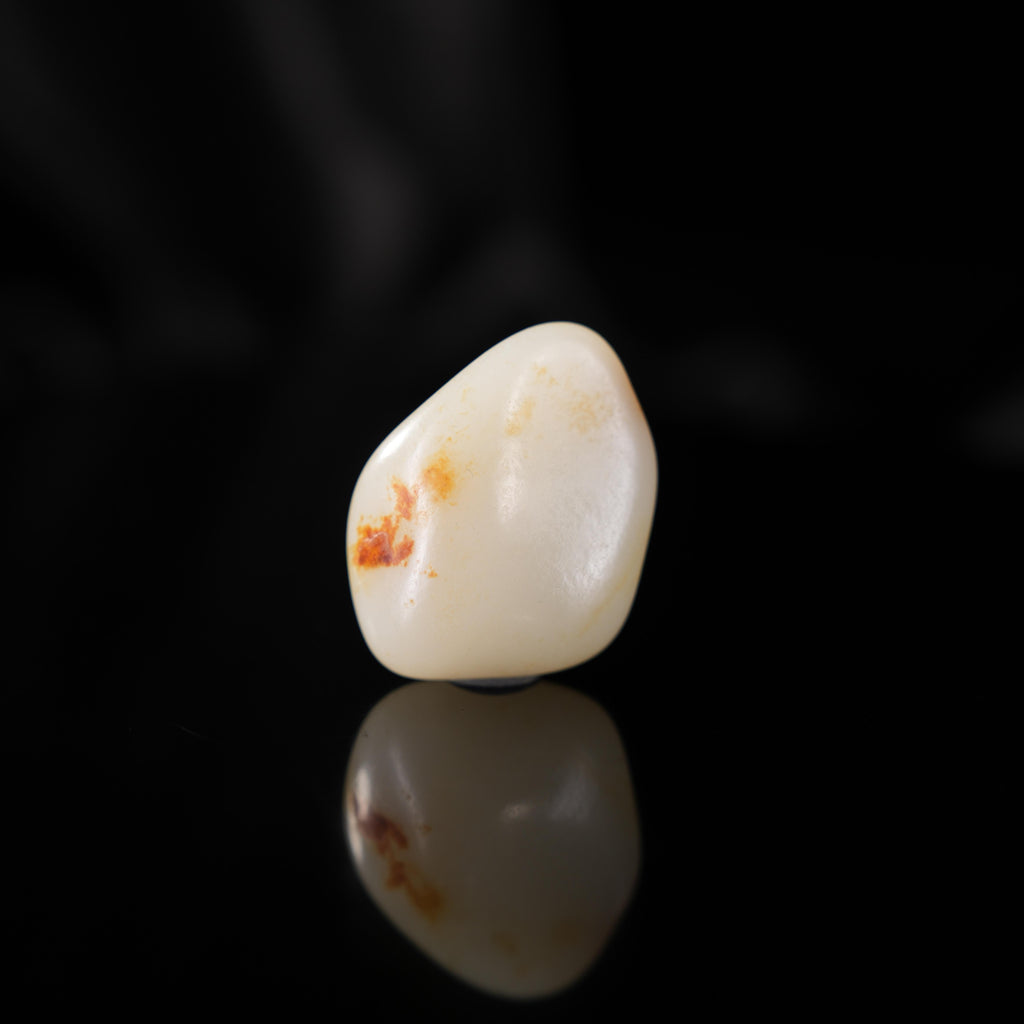 新疆和田玉“霞光点点”白玉聚红皮籽料（yc450460）