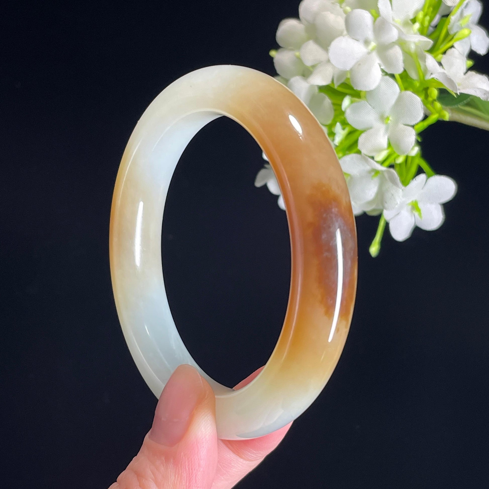 和田玉且末料“金雪同心”糖白玉手镯（卡56）（yc315393）