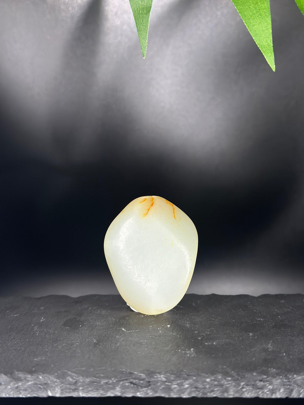 和田玉-白玉籽料把件 洒金皮独玩料（yc783142）