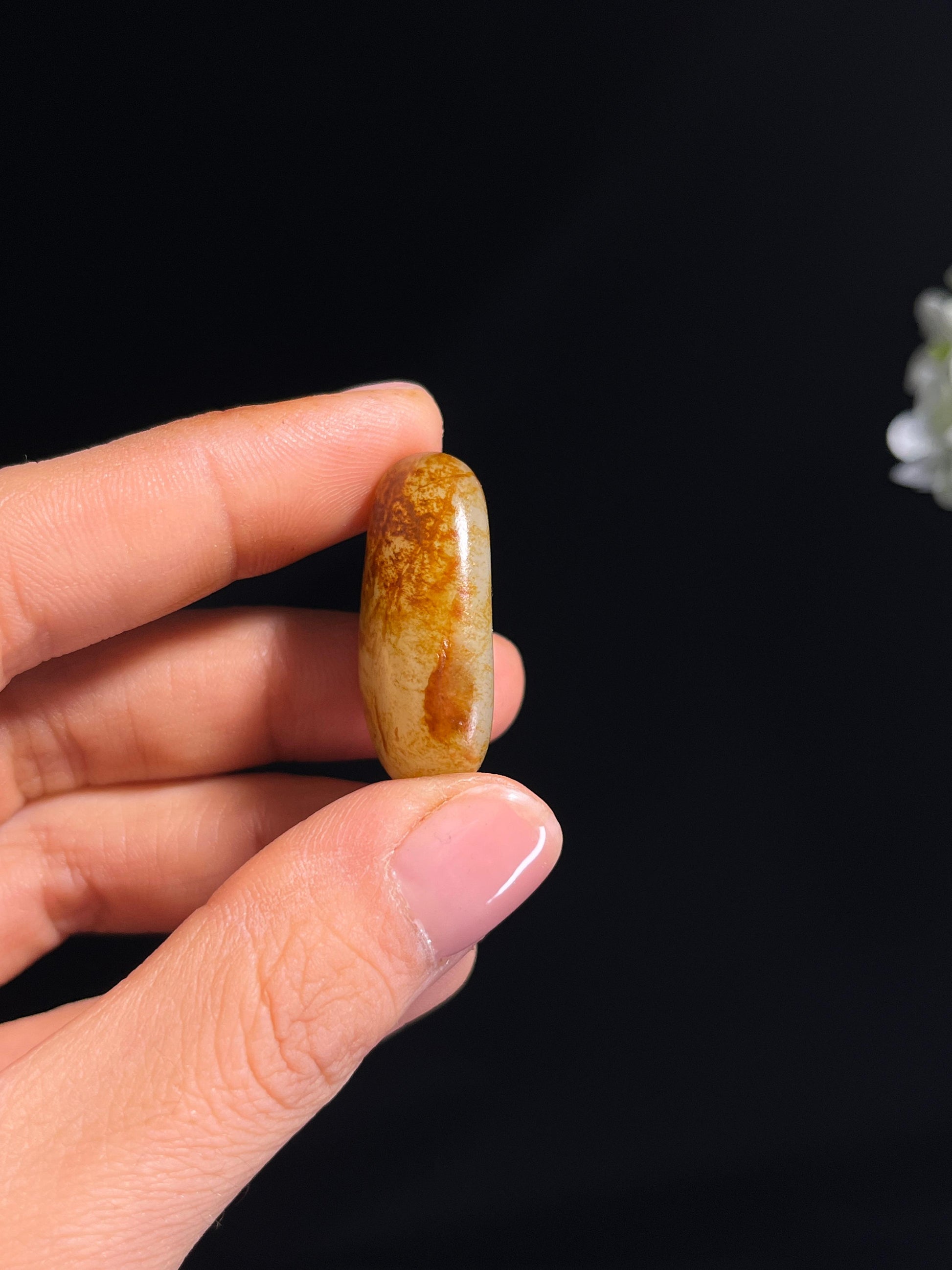 新疆天然和田玉籽料原石聚红皮挂件（yc263887）