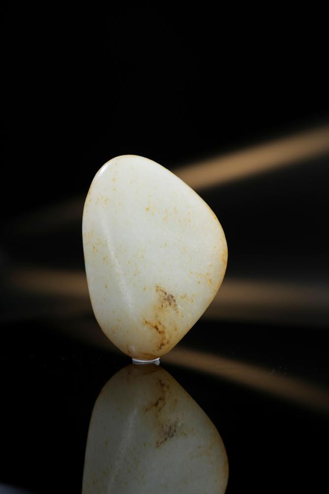 新疆和田玉白玉三色皮籽料原石（yc252464）