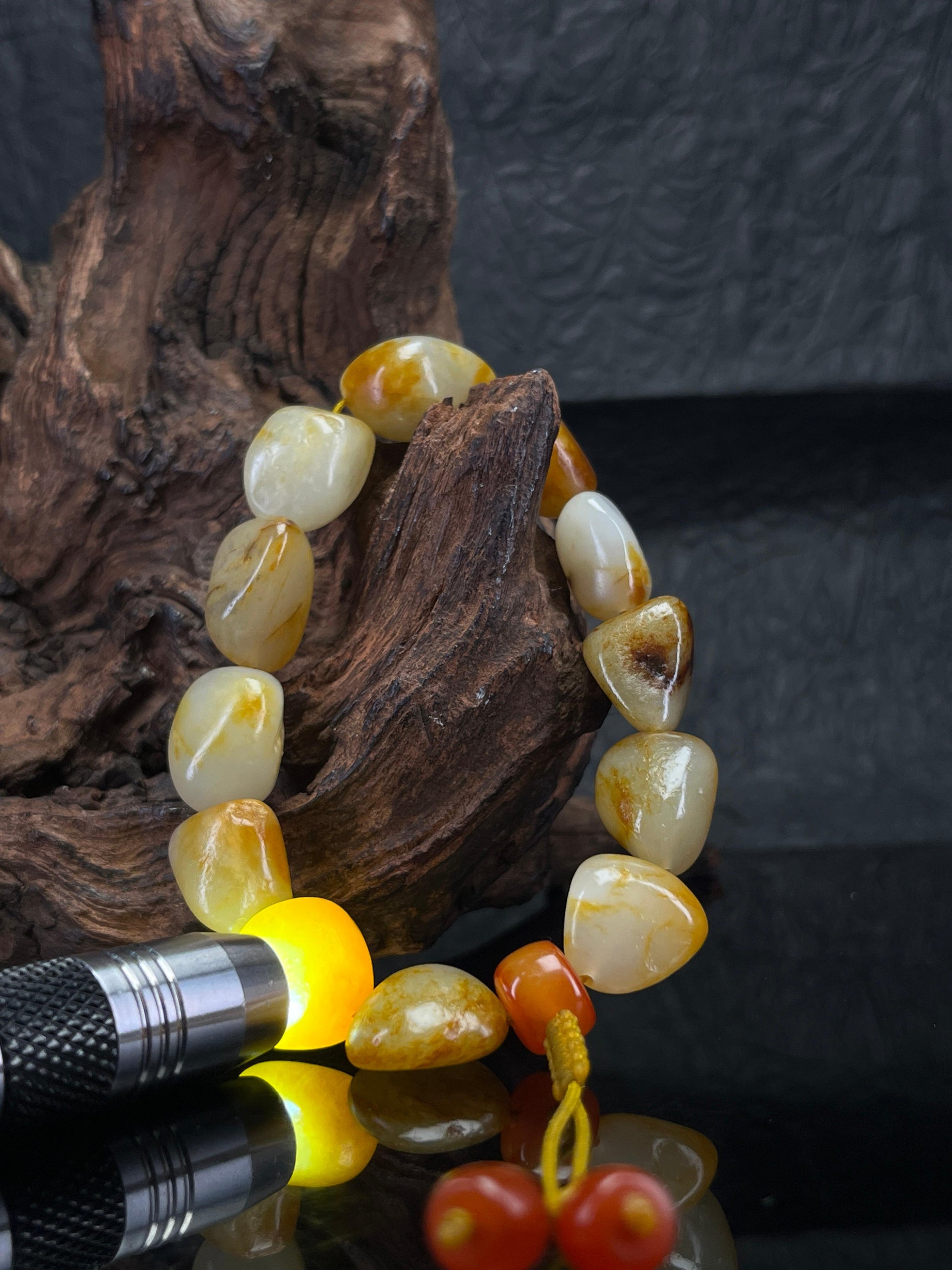 新疆和田玉天然籽料原石黄沁手串原籽原皮（yc232503）