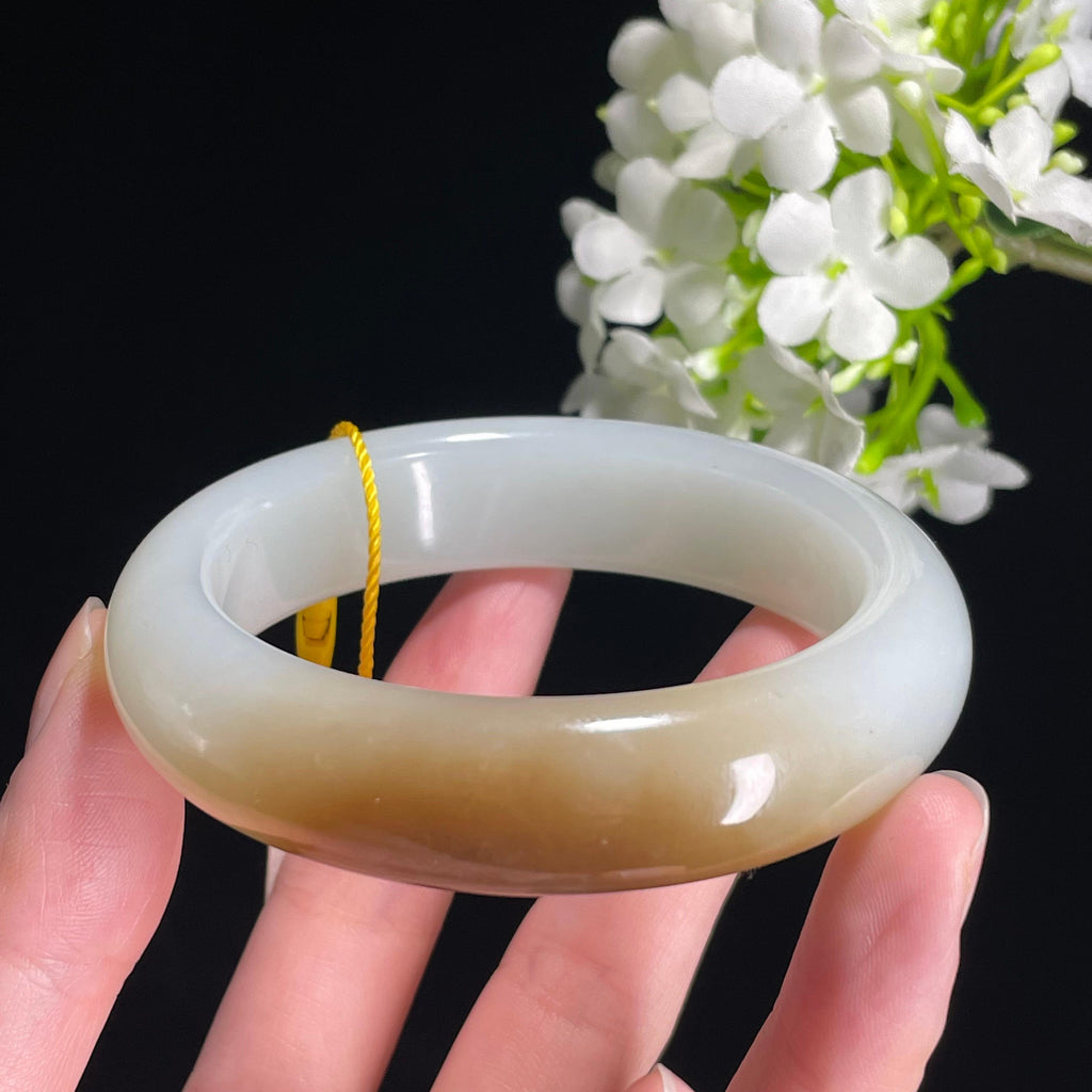 A新疆天然和田玉“月融秋露”且末糖白料手镯（卡54）（yc309476）