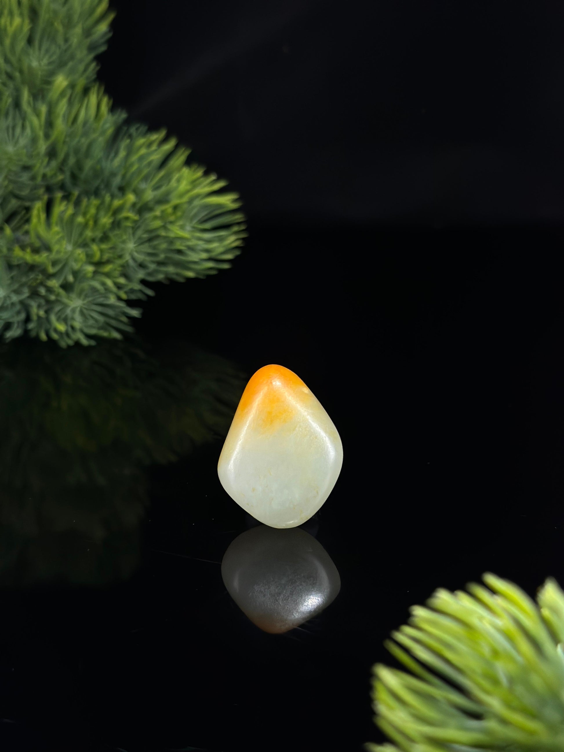新疆和田玉青白玉聚红皮精品挂件籽（yc478869）