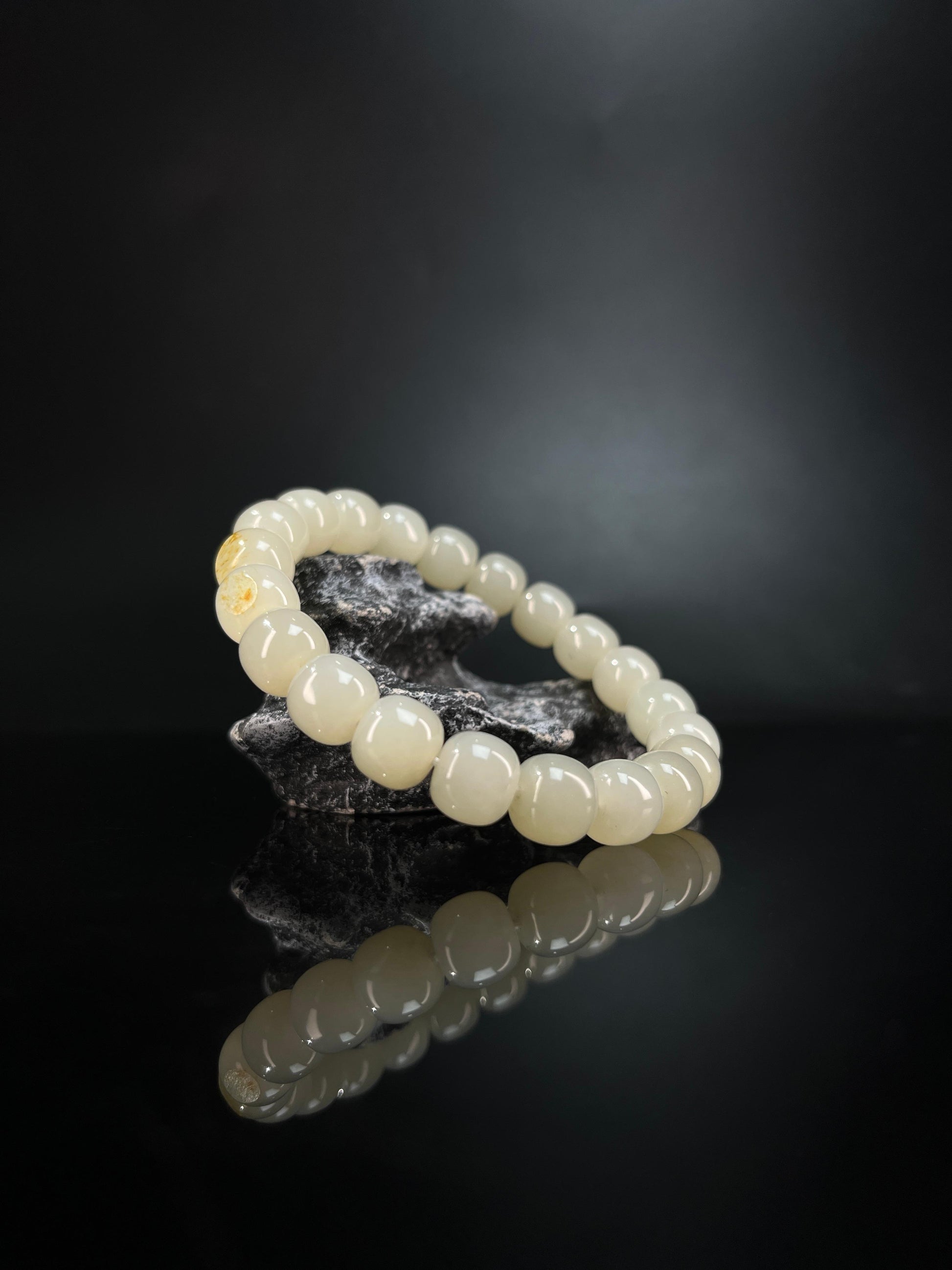 新疆和田玉白玉籽料老型珠手串（yc235780）