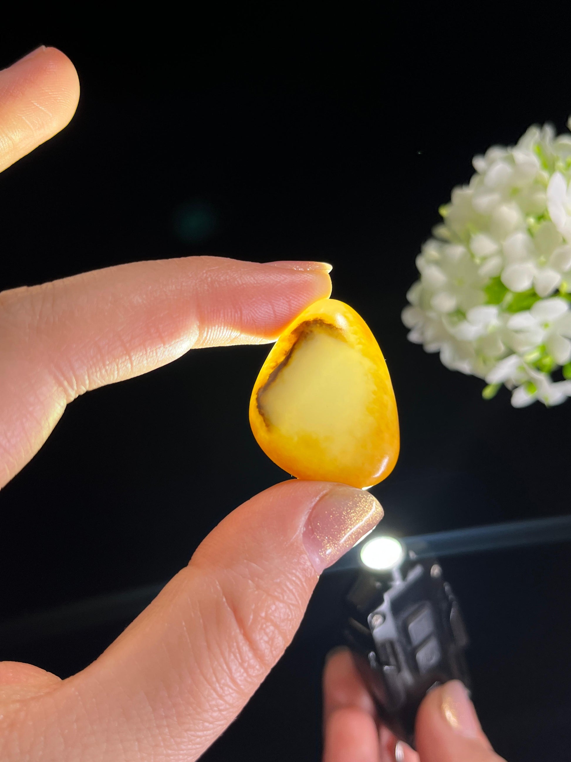 和田玉白玉特色洒金皮籽料原石（yc275150）