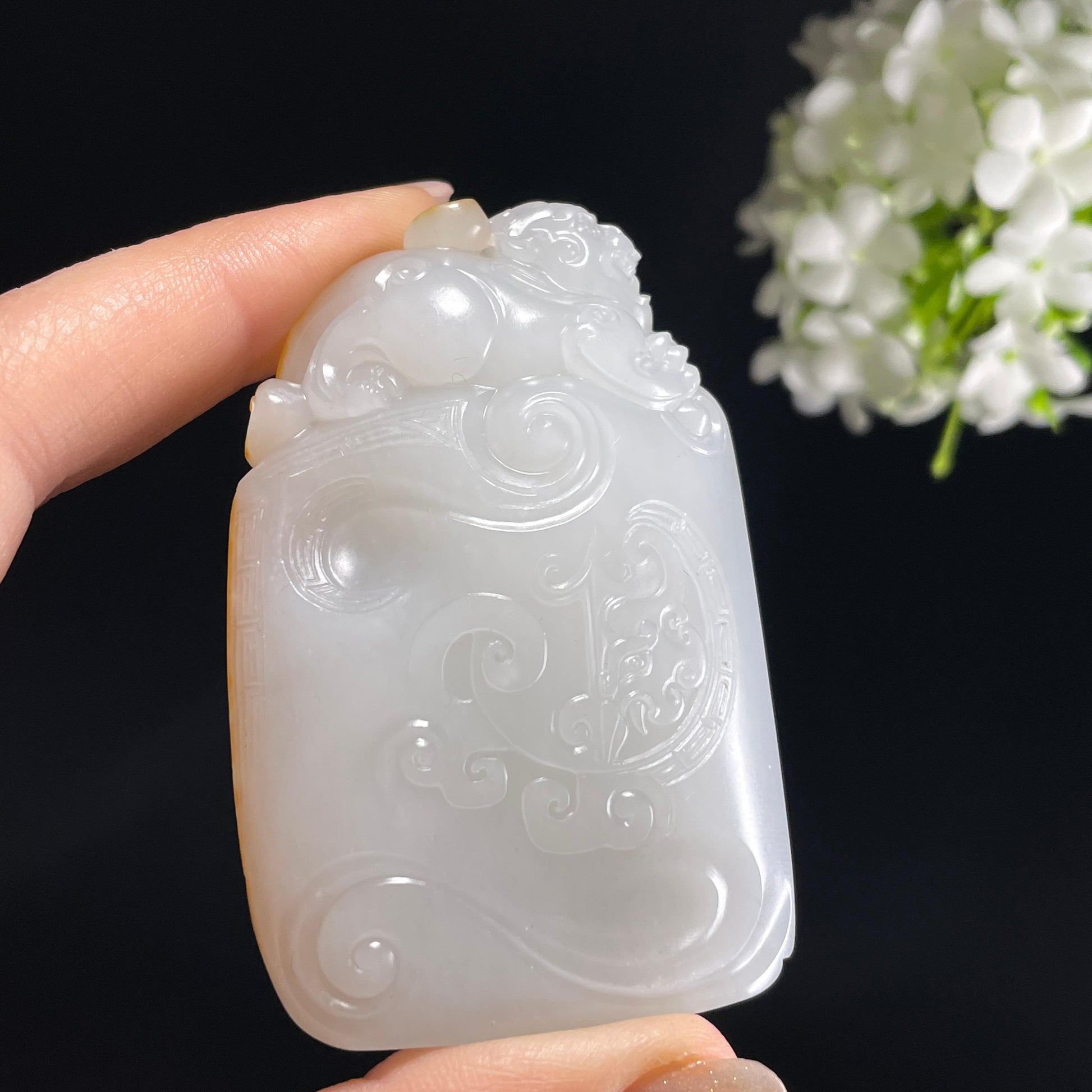 和田玉高青白洒金皮“龙纹金章”籽料仿古牌（yc355958）