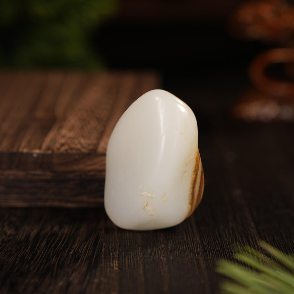新疆和田玉“秋环雪峰”白玉秋梨皮籽料（yc456756）