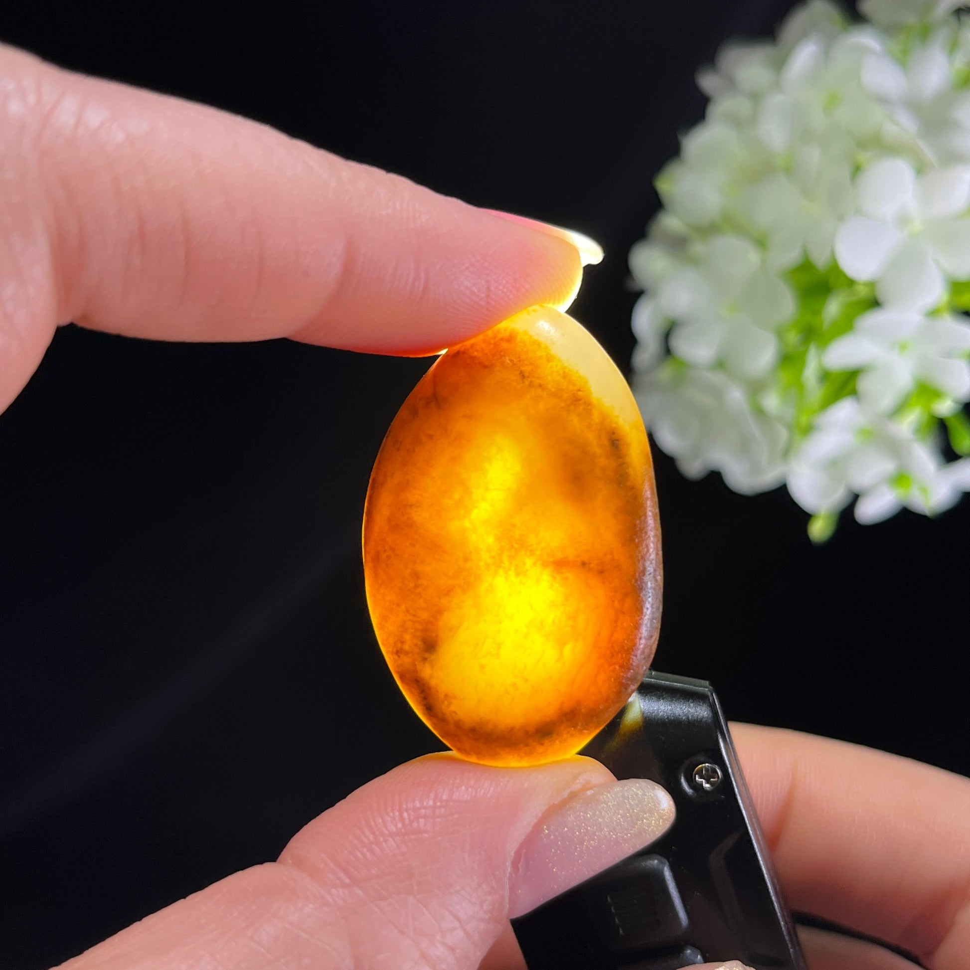 和田玉白玉“金堤映雪”红皮聚黄皮籽料（yc356732）