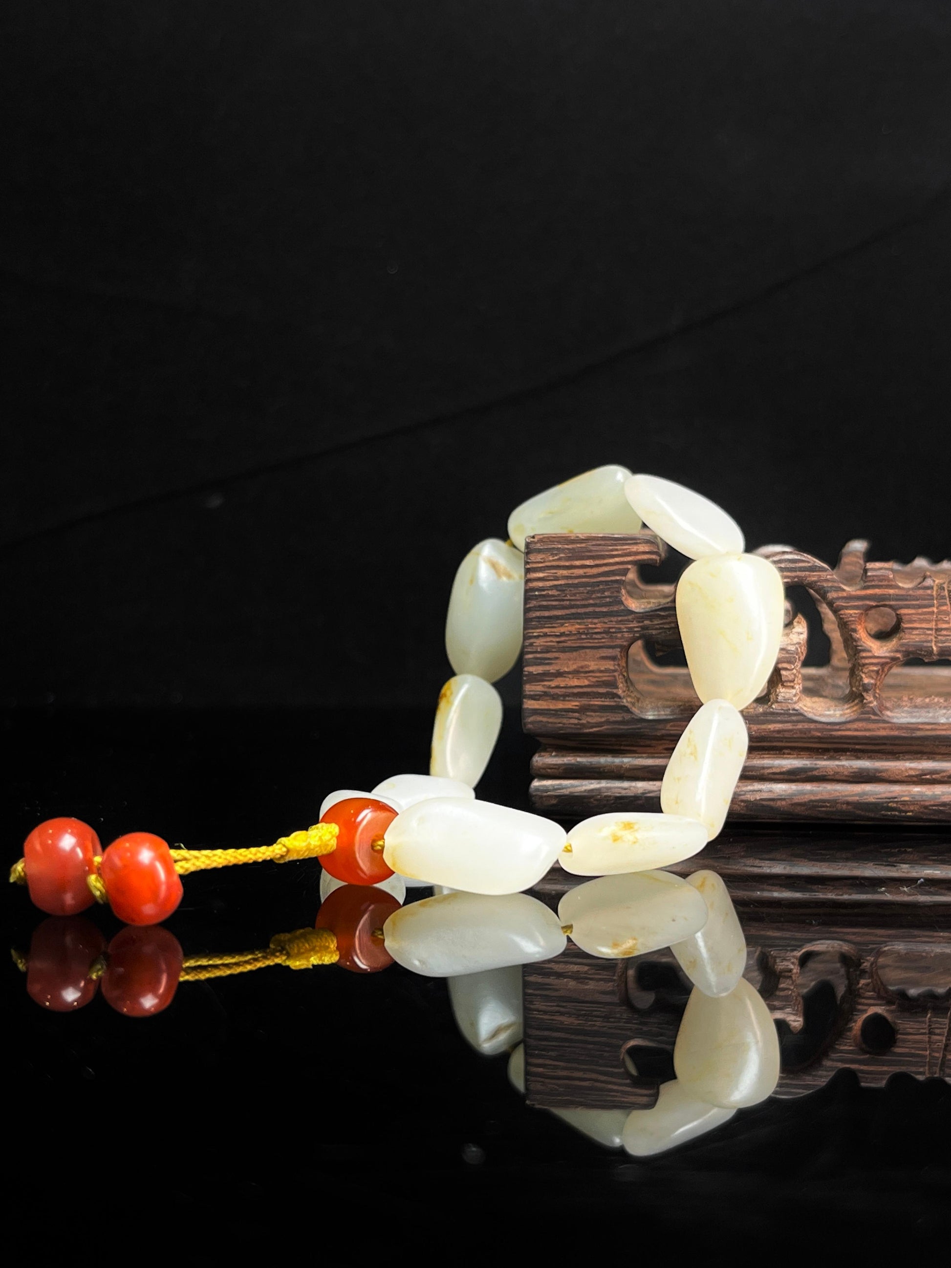 新疆天然和田玉籽料原石洒金皮手串2（yc235570）