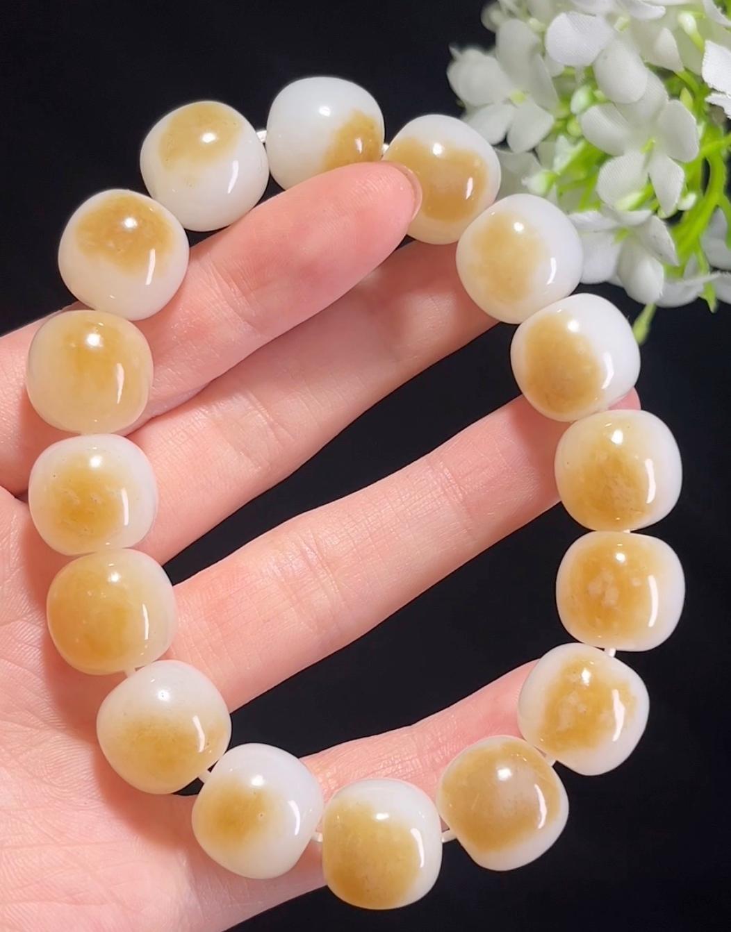 和田玉且末糖白玉老型珠手串（yc342119）