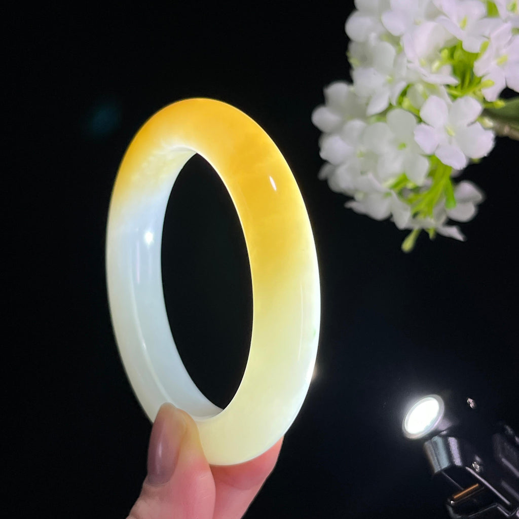 新疆天然和田玉“焦糖环玉”且末糖白手镯（卡55）（yc296585）