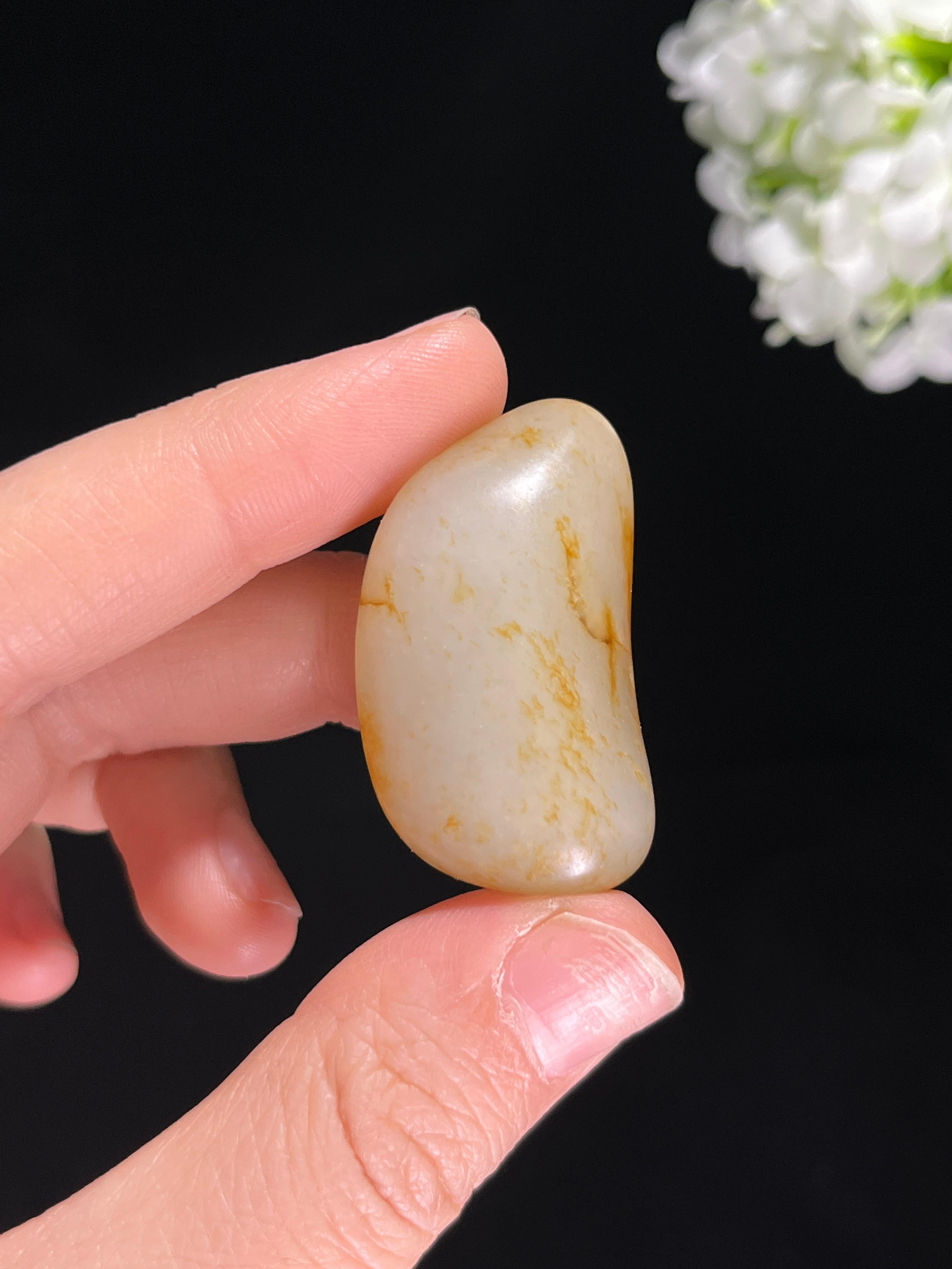 白玉 和田玉白玉聚红皮籽料原石（yc258660） – 添福玉器