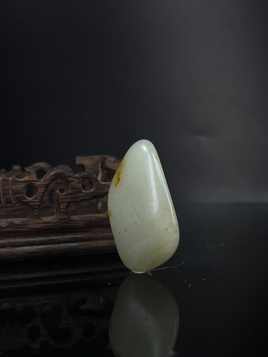 新疆和田玉白玉带洒金随形挂件（yc240474）